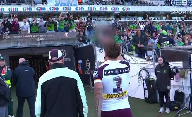 Broncos star Reece Walsh flips the bird to Raiders fans.