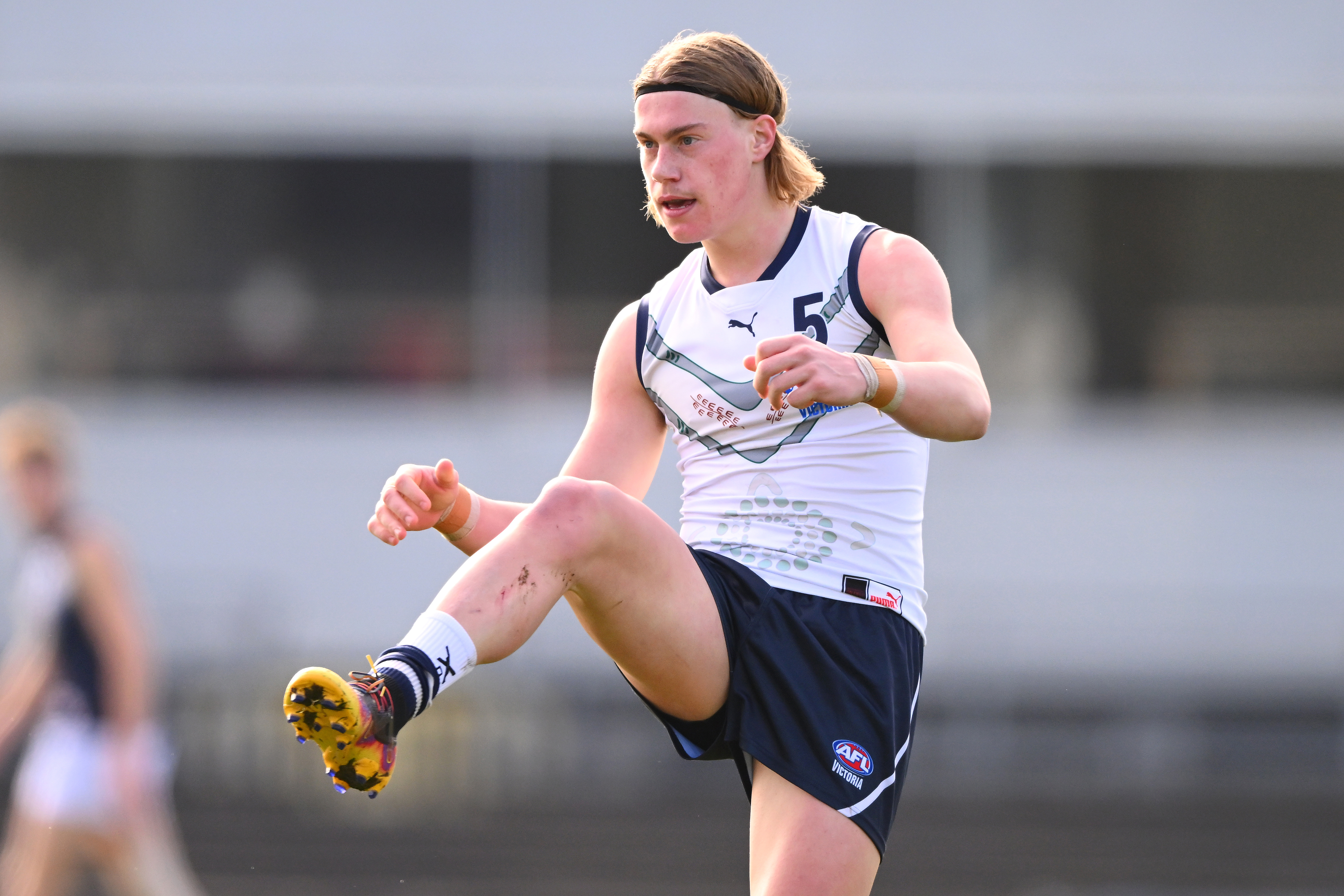 Harley Reid kicks the ball during the 2023 U18 Boys Championships match between Vic Country and Vic Metro.