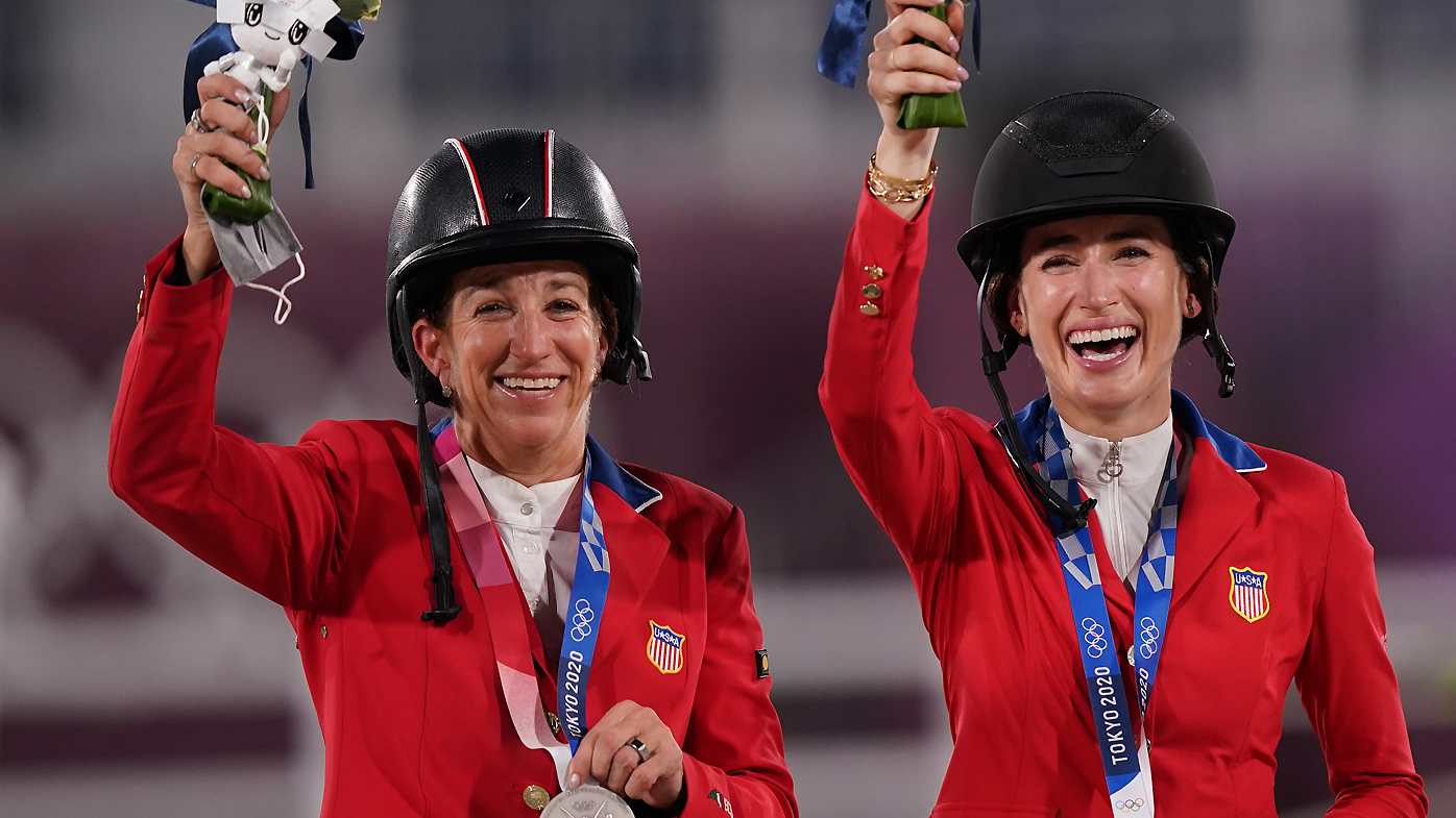 Jessica Springsteen and Laura Kraut of the USA with silver medals