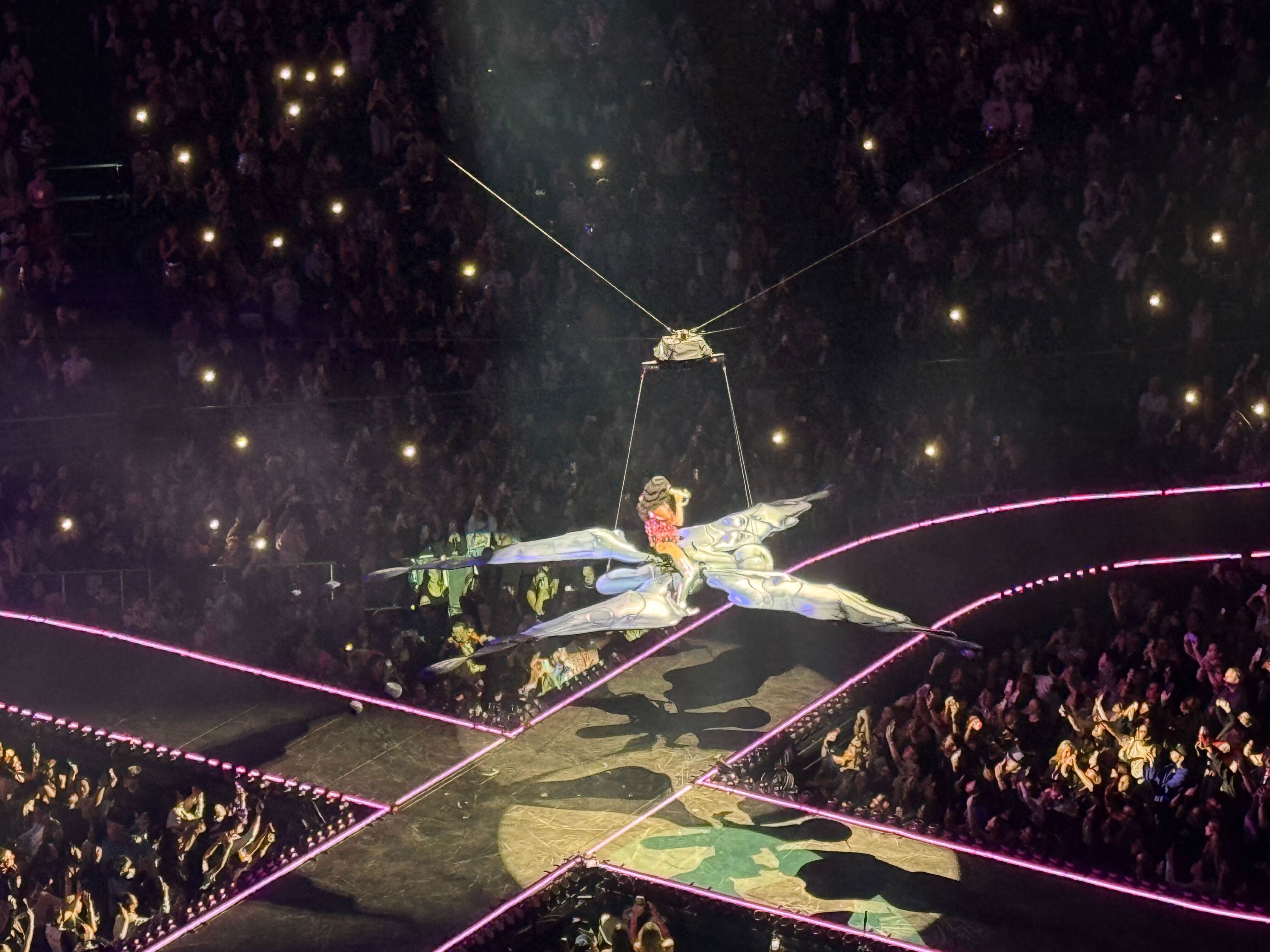 KATY PERRY LIFETIMES TOUR 