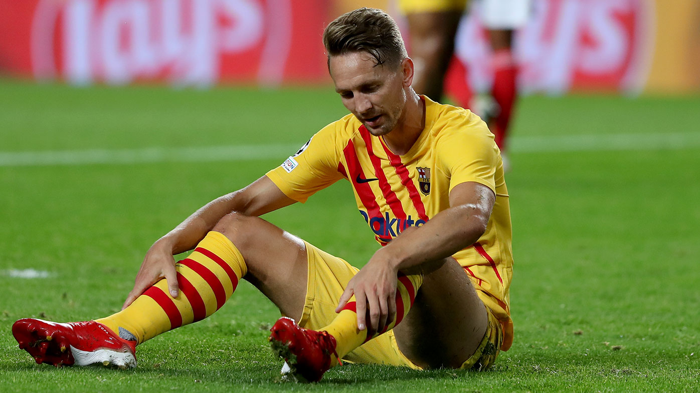 Frenkie de Jong of Barcelona FC reacts during the UEFA Champions League group E football match between SL Benfica and Barcelona FC at the Luz stadium in Lisbon, Portugal on September 29, 2021. (Photo by Pedro Fiúza/NurPhoto via Getty Images)