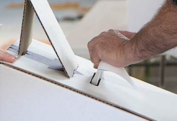 Voter casting ballot in Tasmania state election (Getty)