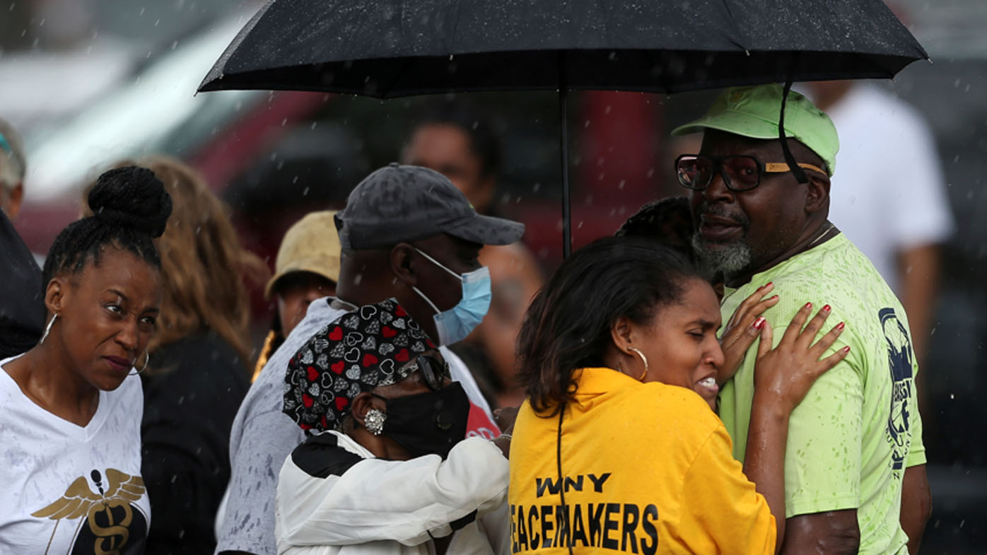 La comunidad mayoritariamente afroamericana en Buffalo quedó tambaleándose después del tiroteo masivo.