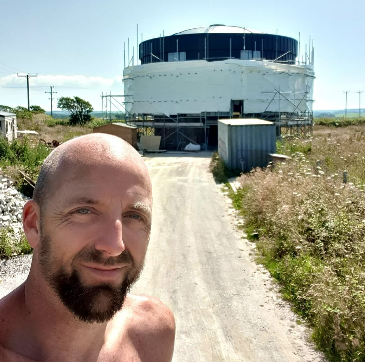 Man transforms abandoned 1940s water tower into a luxurious mansion