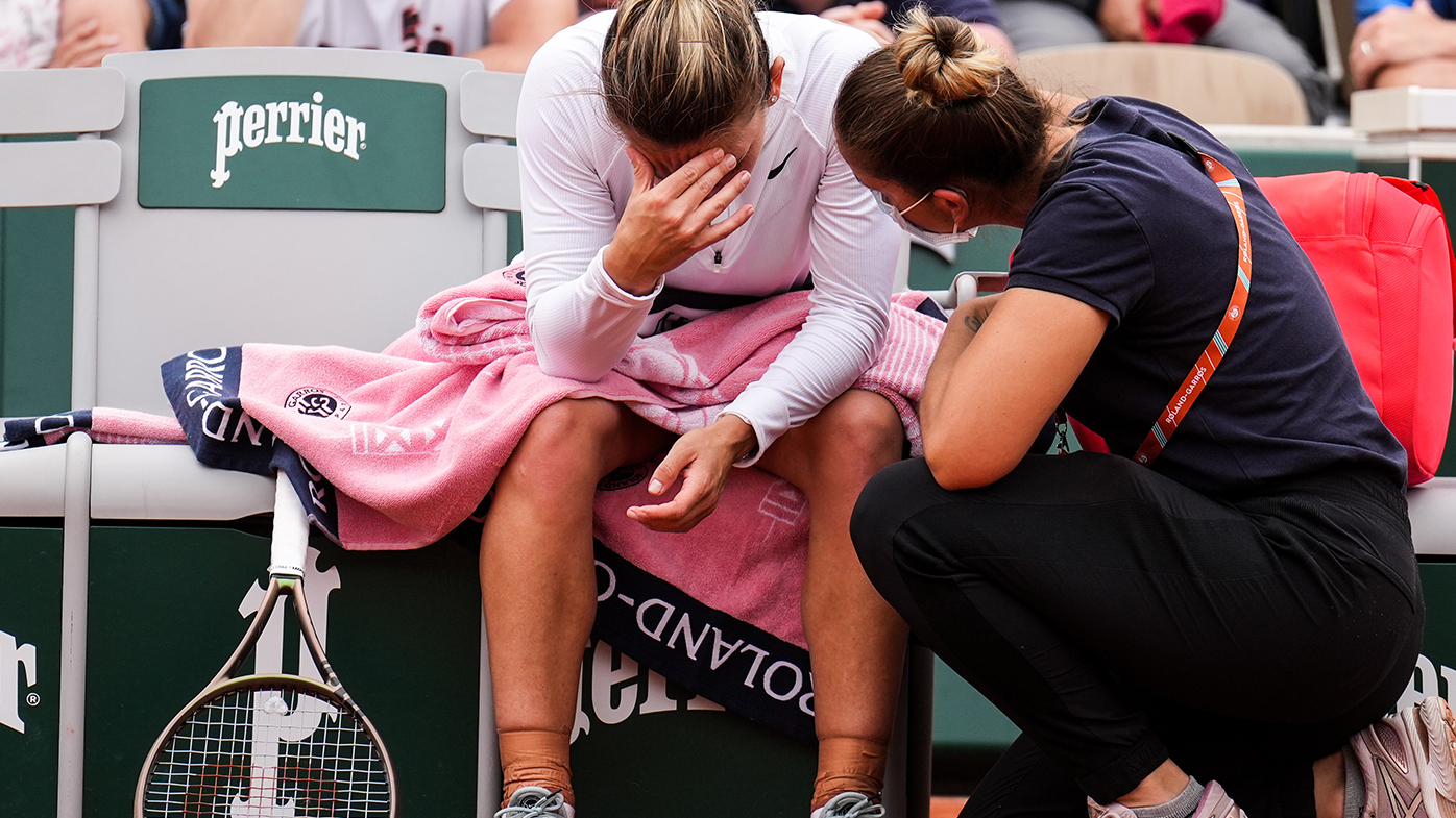Roland Garros 2022 Simona Halep suffers panic attack during second round loss to Zheng Qinwen French Open