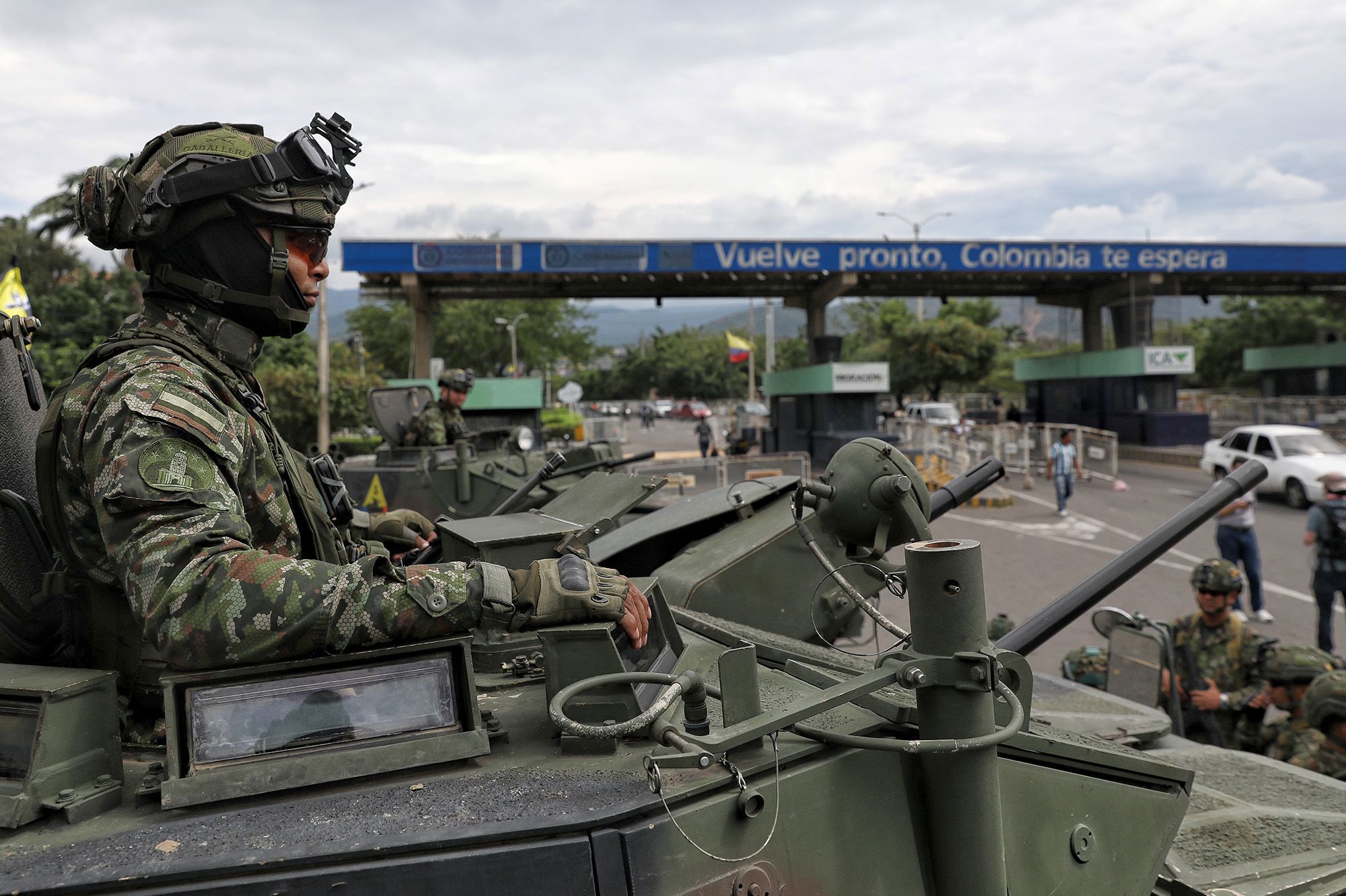 Colombian soldiers guard the border with Venezuela in Villa del Rosario, Colombia after President Donald Trump announced that President Nicolás Maduro had been captured by US forces.