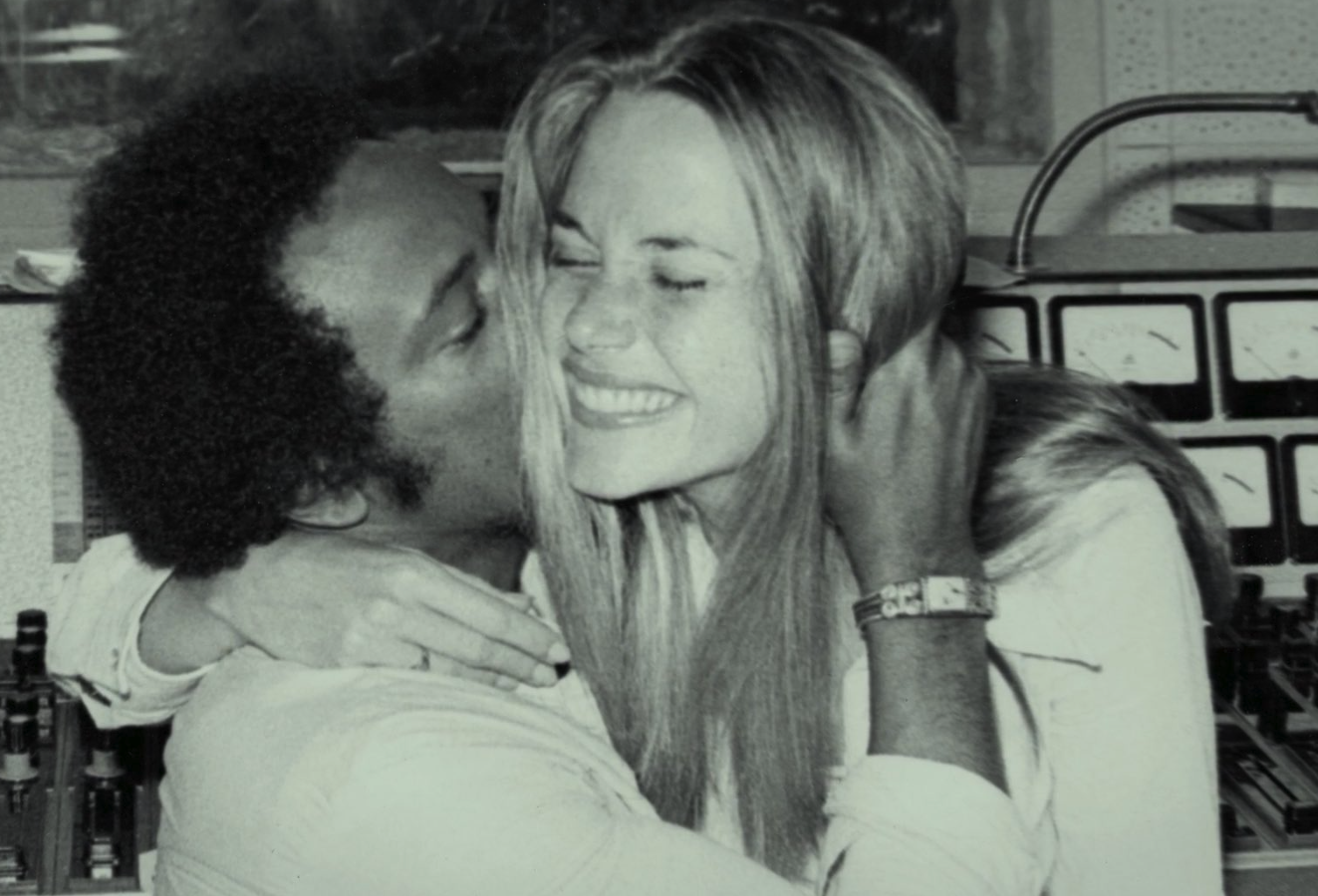 Quincy Jones with third wife US actress Peggy Lipton.