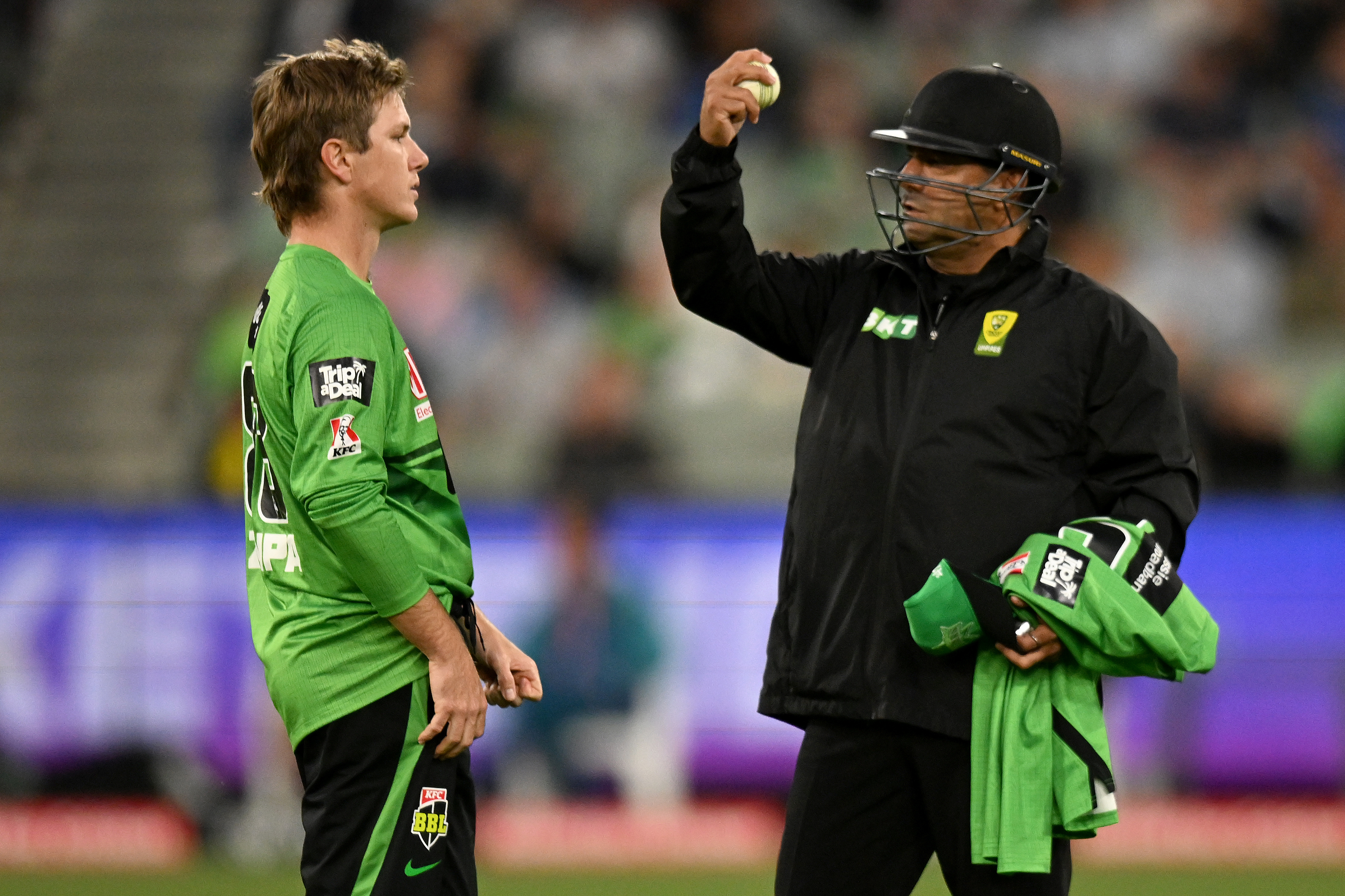 MELBOURNE, AUSTRALIA - JANUARY 03: Adam Zampa of the Stars speaks to an umpire after attempting a mankad dismissal on Tom Rogers of the Renegades during the Men's Big Bash League match between the Melbourne Stars and the Melbourne Renegades at Melbourne Cricket Ground, on January 03, 2023, in Melbourne, Australia. (Photo by Morgan Hancock/Getty Images)