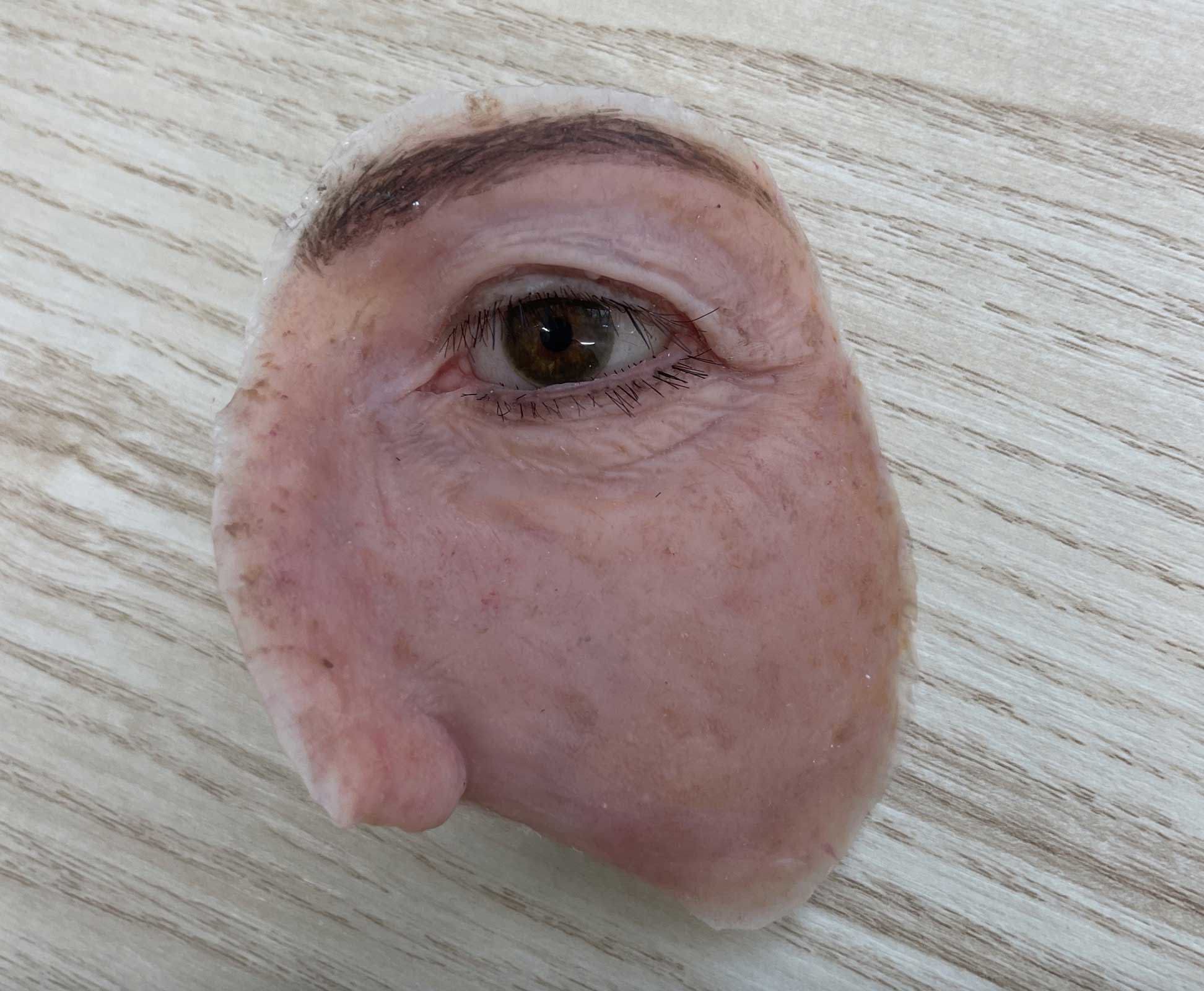 The eye prosthetic created by Sophie Fleming for Tracey Sims. 