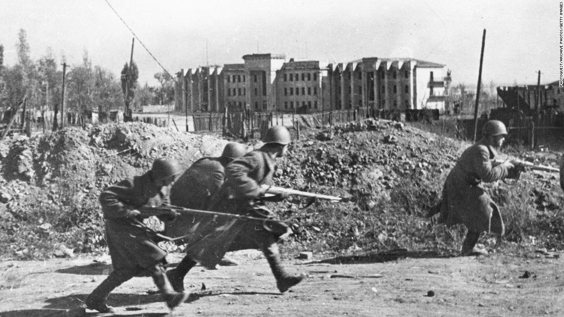 An image captured of Soviet soldiers fighting in the streets of Stalingrad in October 1942.