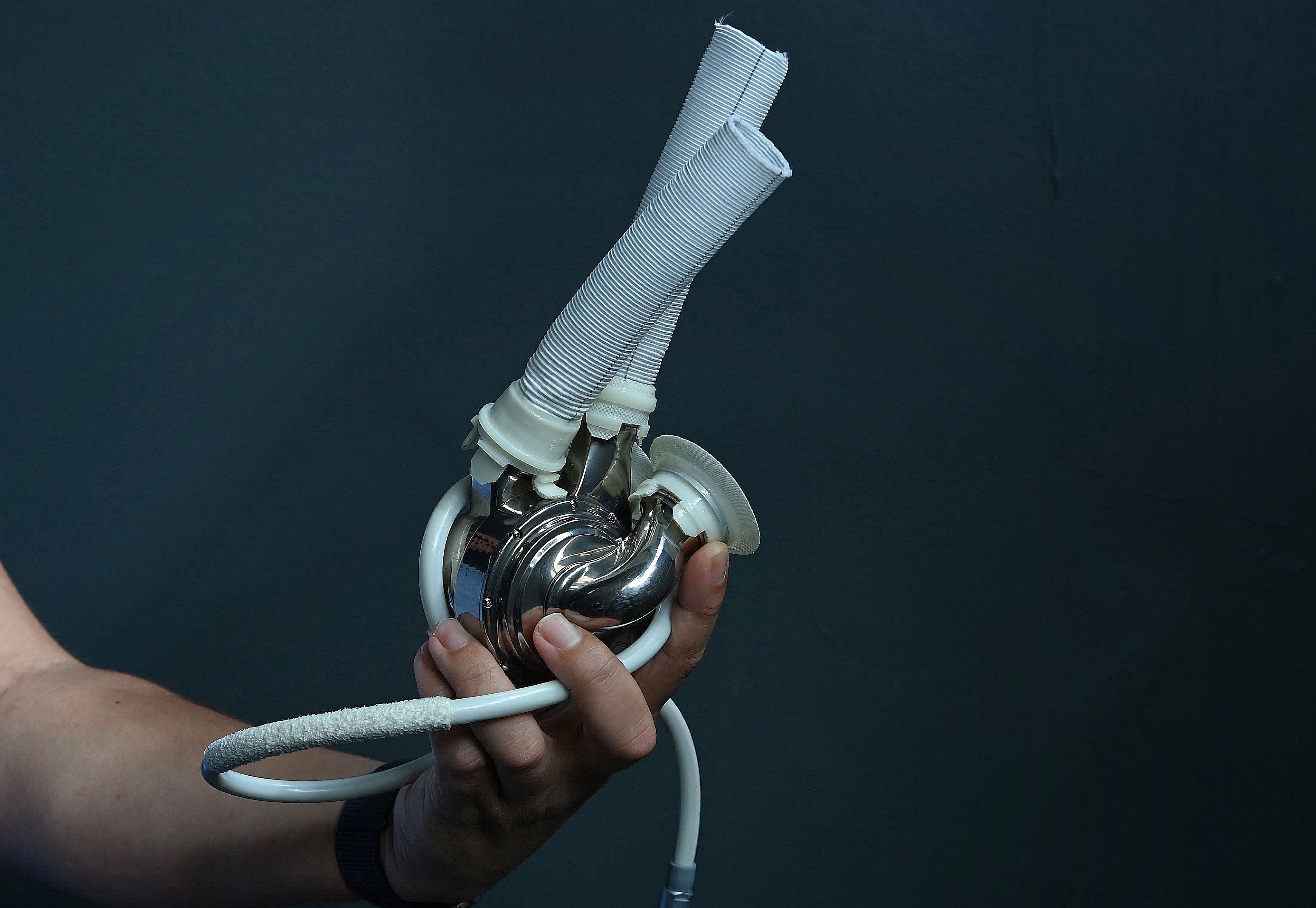 Aussie man leaves hospital with totally artificial heart in world first