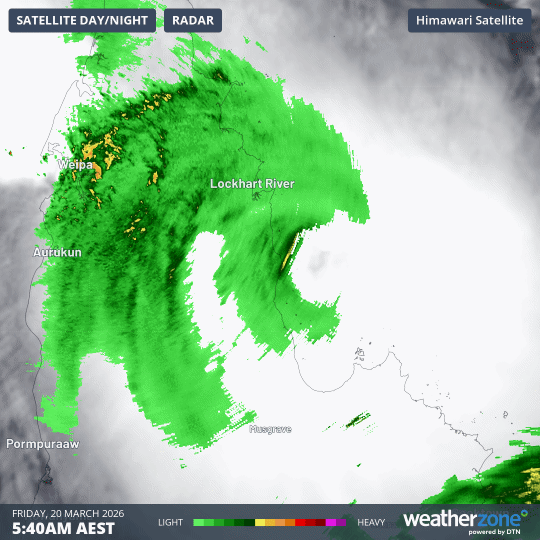Cyclomne Narelle initially hit Far North Queensland, cuasing widespread flooding.