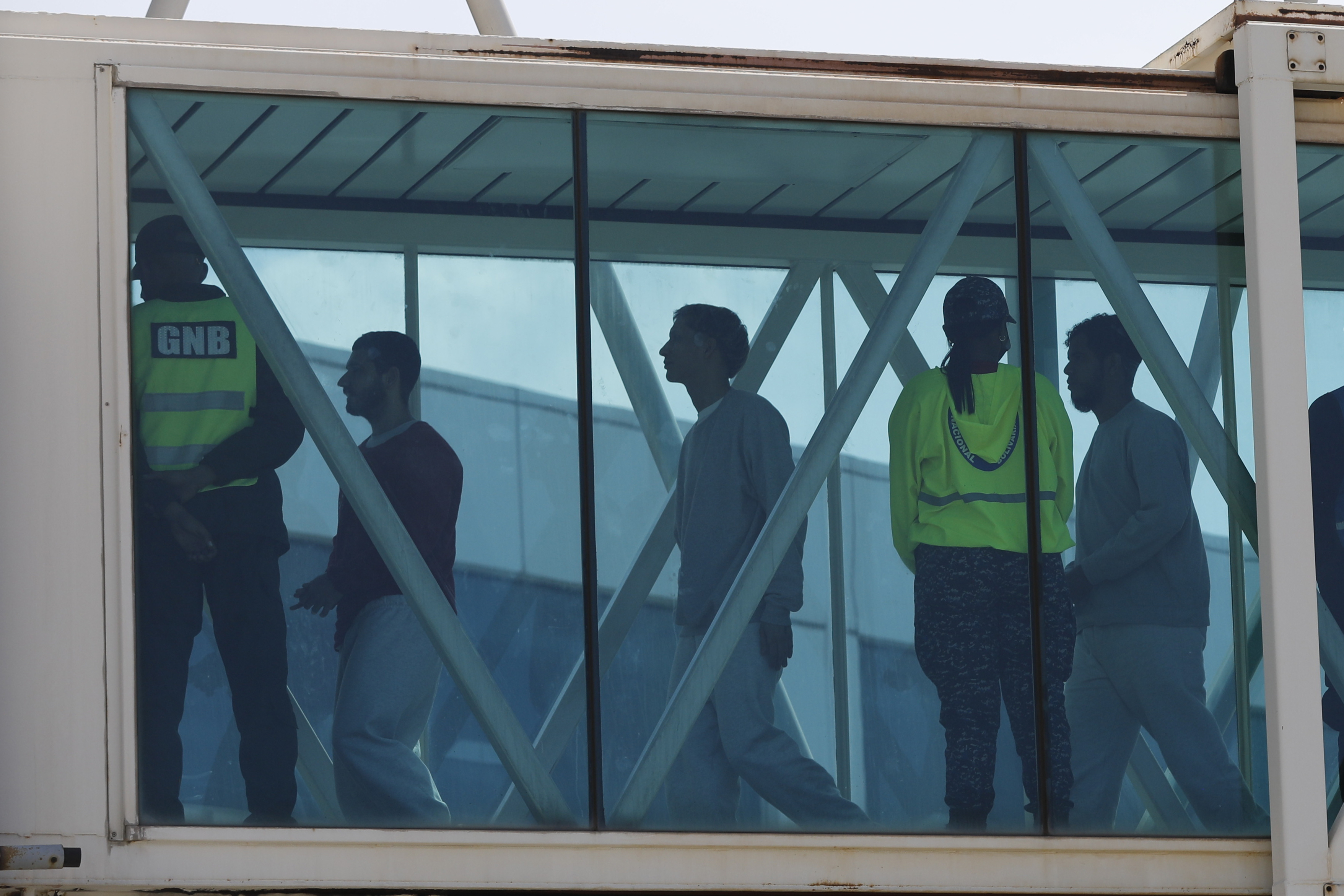 US Supreme Court blocks, for now, new deportations under 18th century wartime law