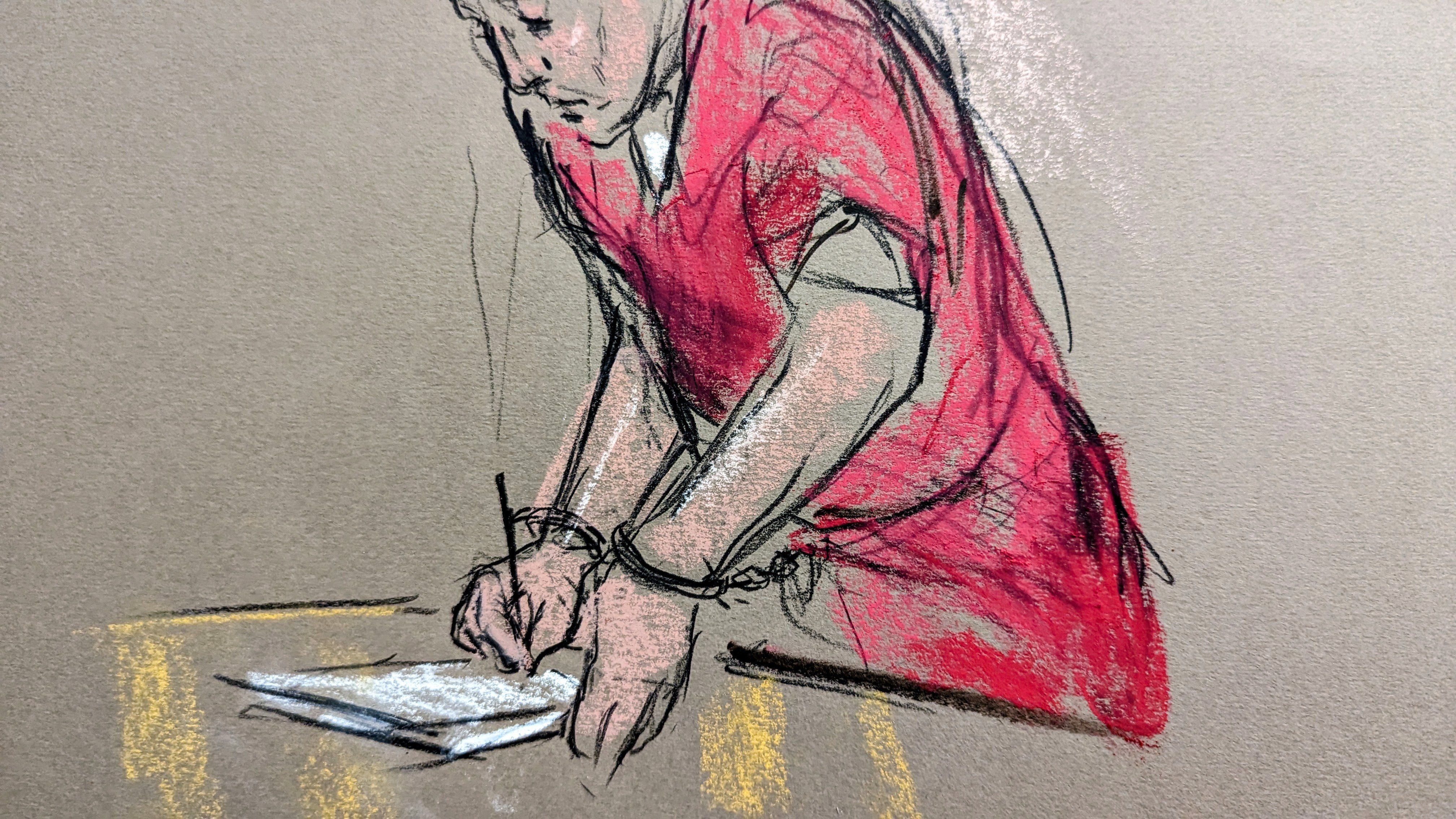 Bryan Kohberger compareció ante un tribunal en Pensilvania el martes, donde renunció a la extradición a Idaho, firmando la renuncia en la mesa de la defensa con grilletes en las muñecas.