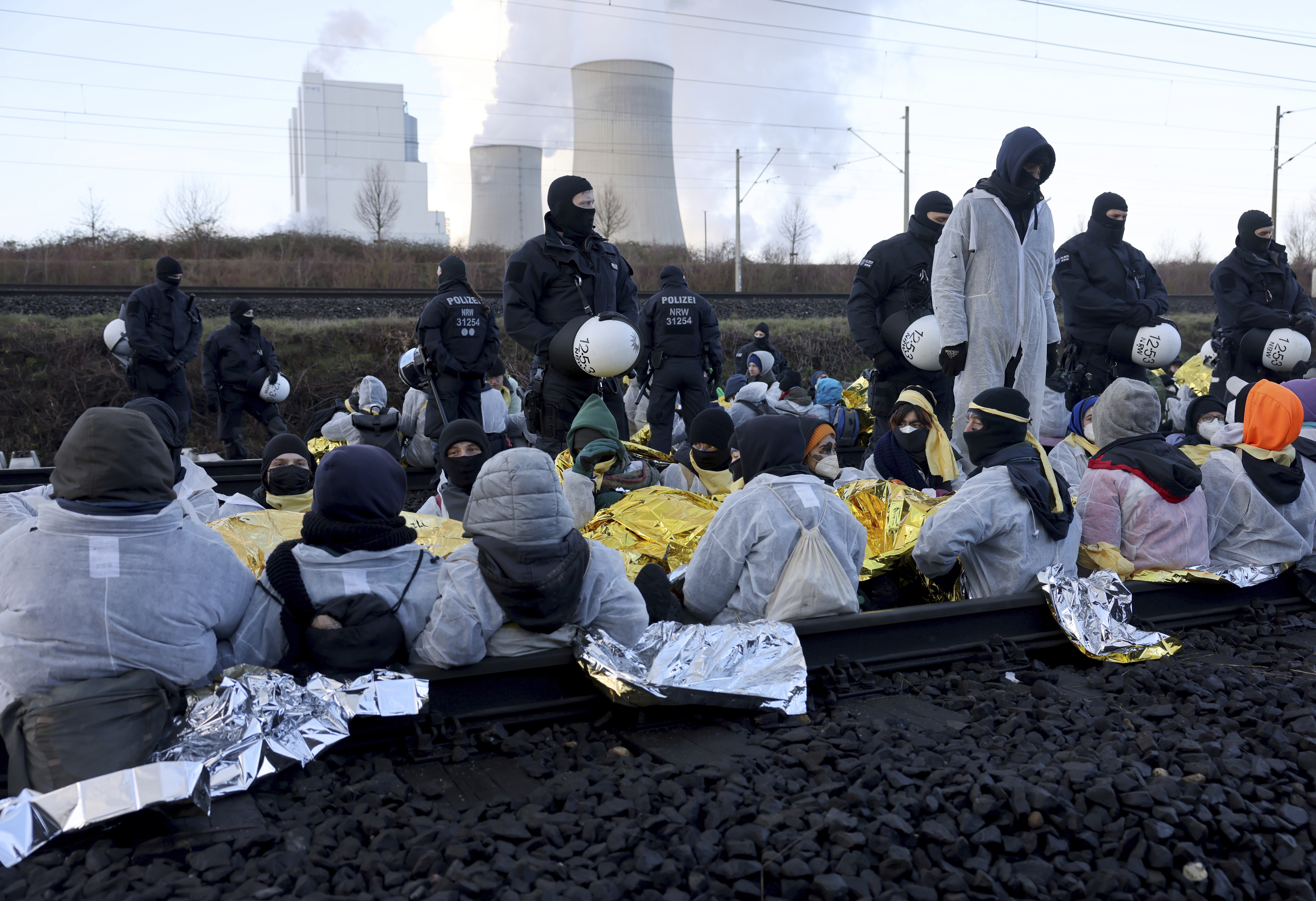 Activists block rail tracks to RWE's Neurath II lignite-fired power plant Following the eviction of L'tzerath, coal opponents continued their protests at several locations in North Rhine-Westphalia on Tuesday morning. 