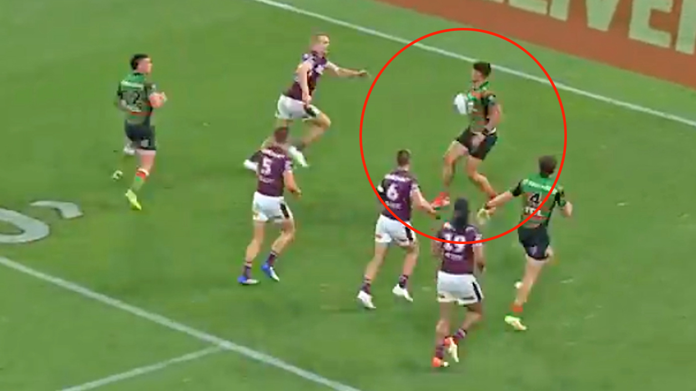 Paulo scores a try running backwards