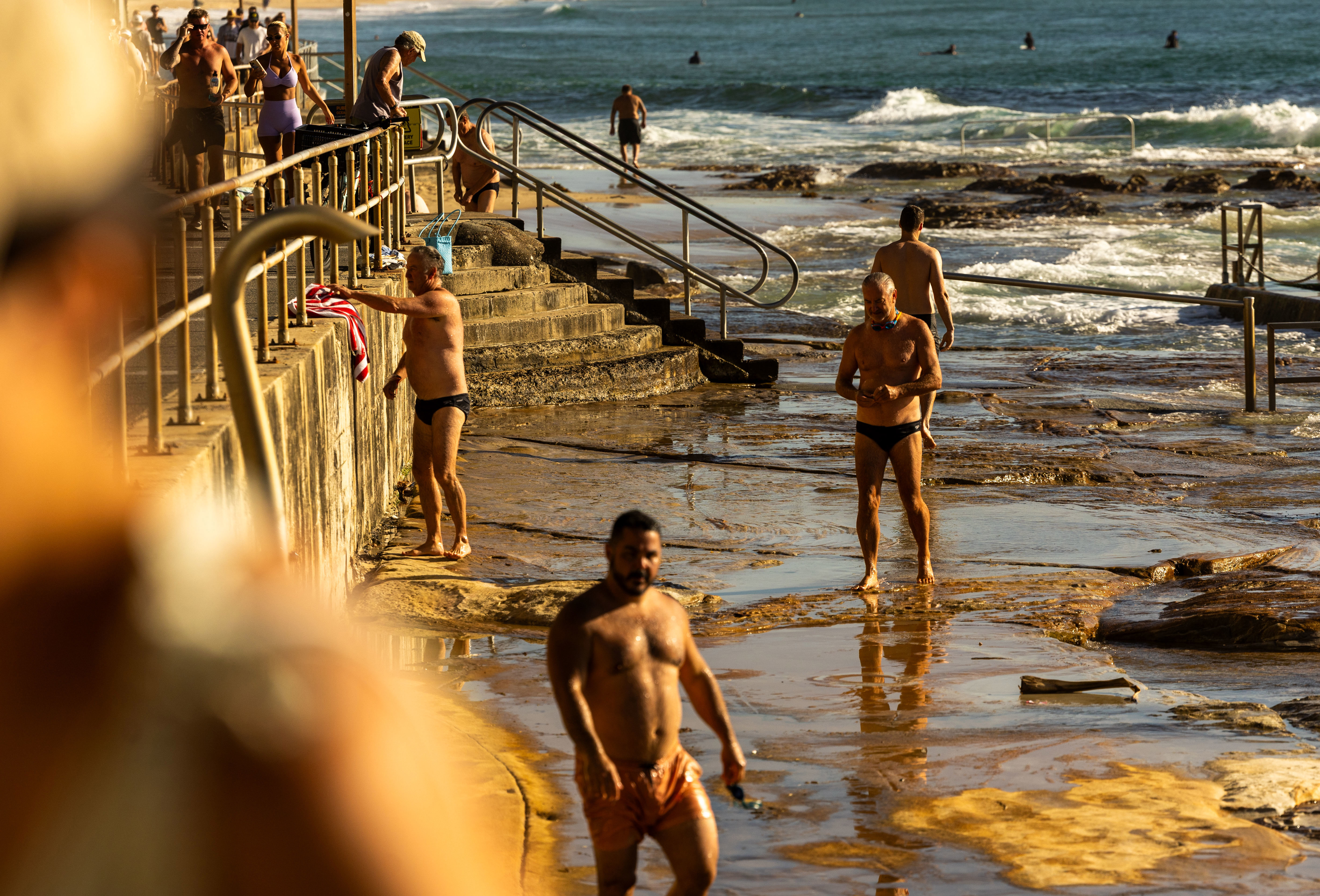 Sydney siders cool off at Cronulla Beach, Sydney, Friday, 5 December 2025. A severe heatwave will send temperatures soaring above 40 degrees in Sydney from Friday, threatening weekend sporting fixtures and prompting an early reopening for Penriths Pondi beach as total fire bans are declared in parts of the state.   Photo: Sam Mooy / The Sydney Morning Herald