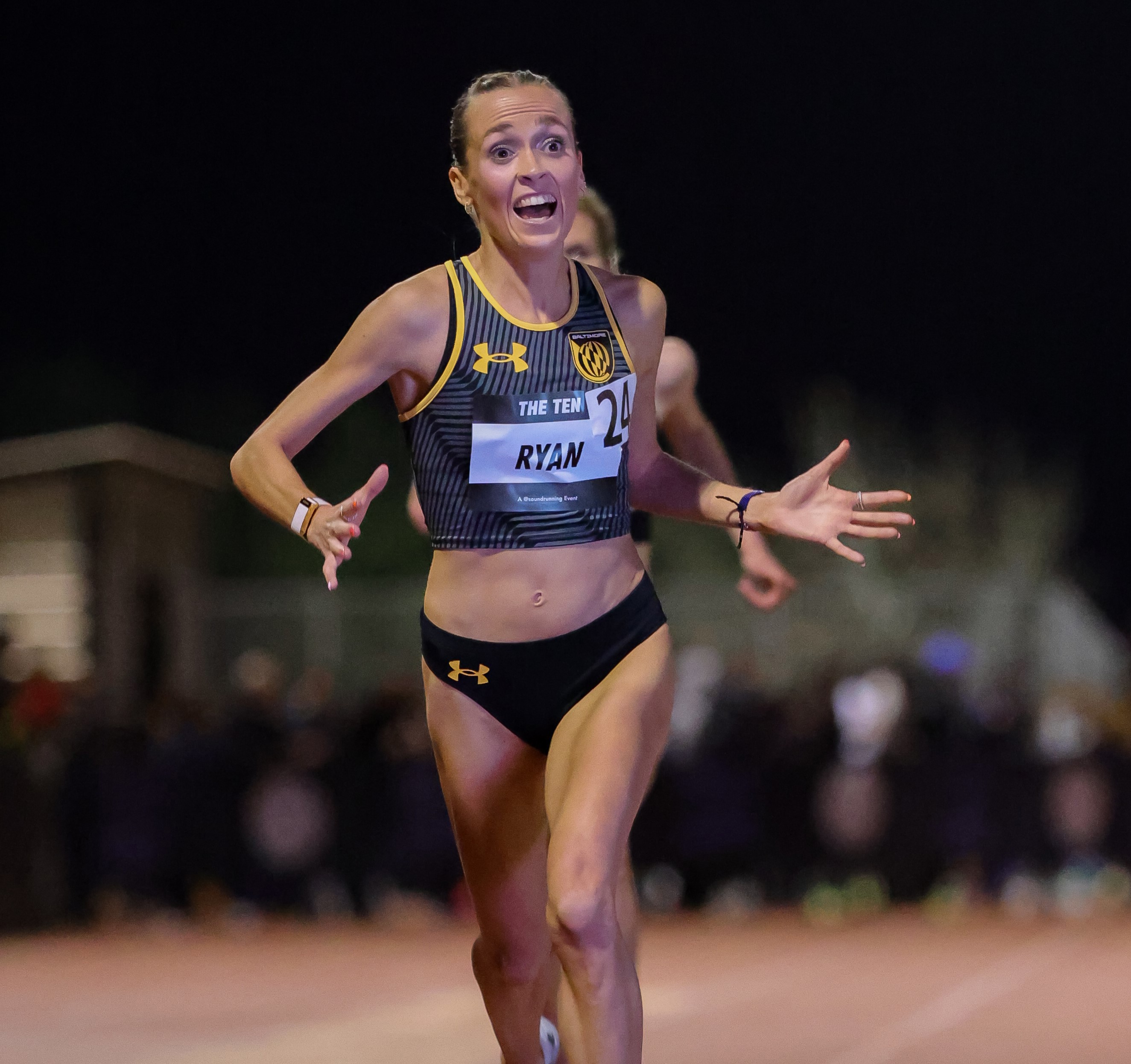 Lauren Ryan breaking the Australian women's 10,000m record.