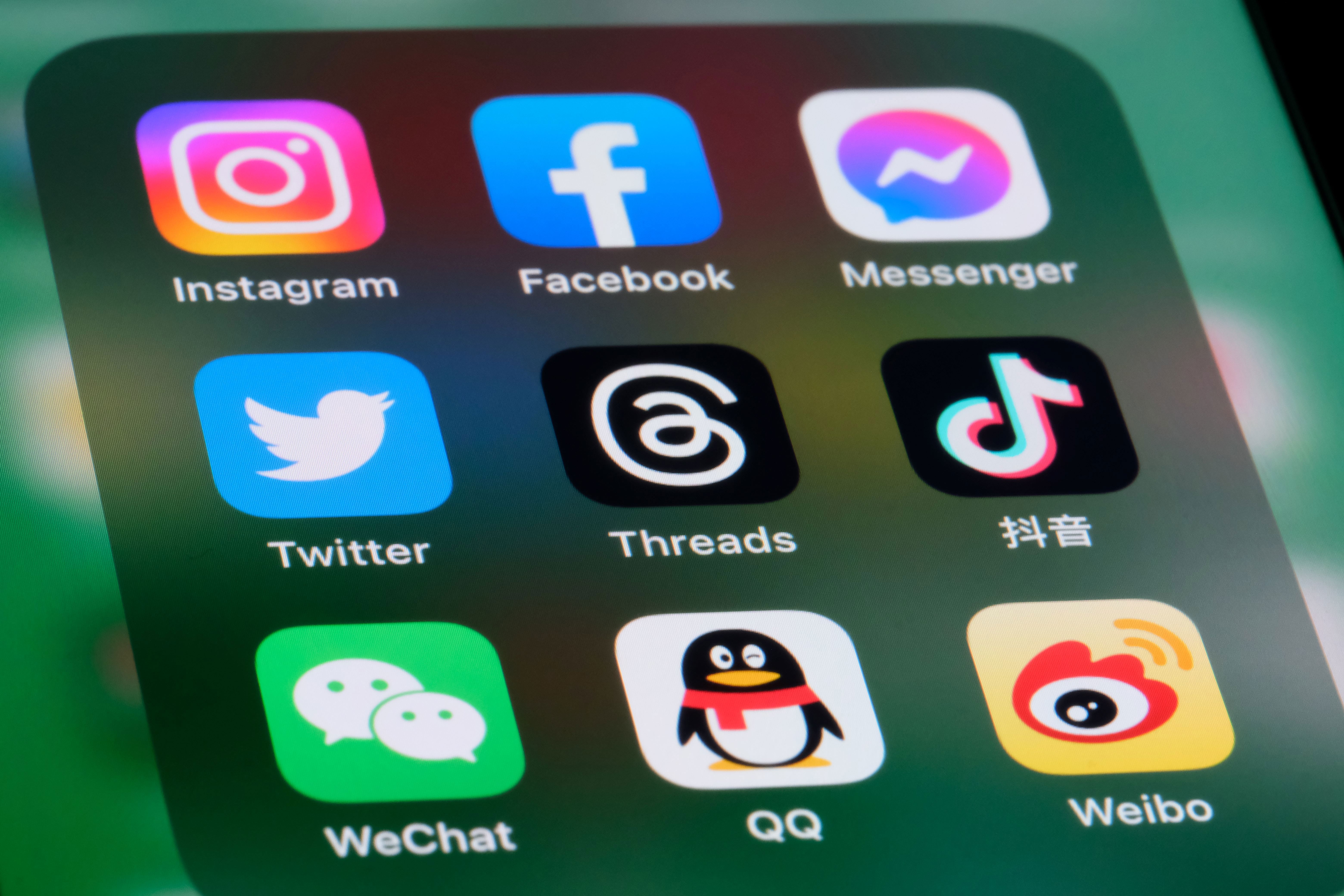 Apple elimina WhatsApp y Threads de la tienda de aplicaciones de China por pedidos de Beijing