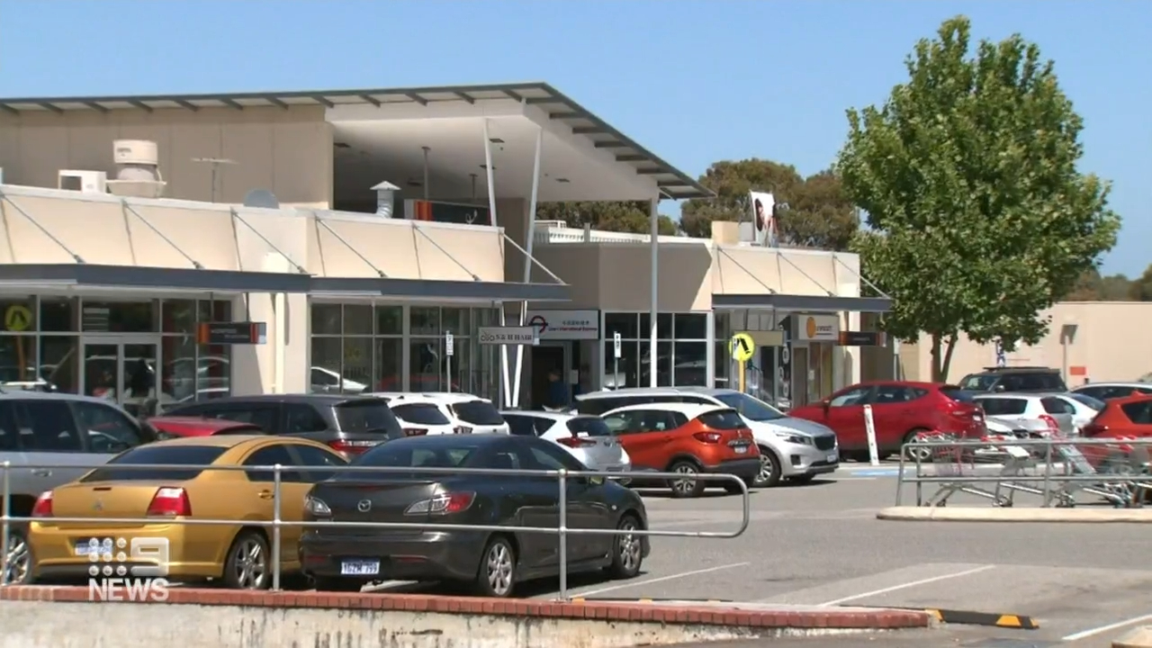 A woman has died after she was attacked by a group of teenagers at a Perth shopping centre.﻿