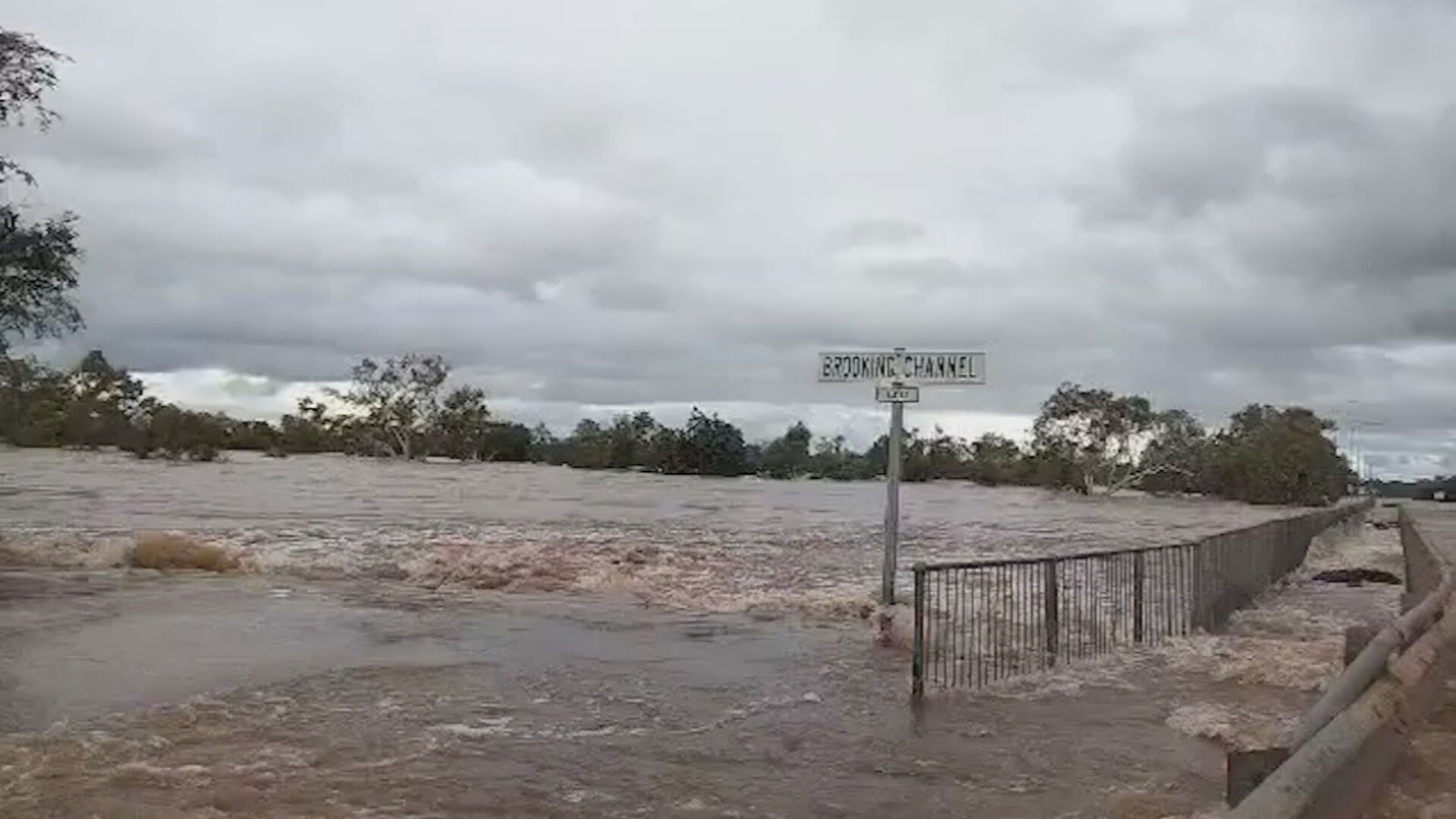 The Australian Defence Force (DFS) has sent three planes to the Kimberley region to provide assistance.