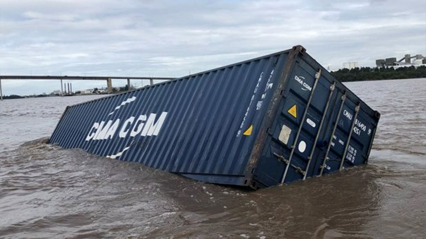 Maritime NSW cleans up after floodwaters on Hawkesbury River