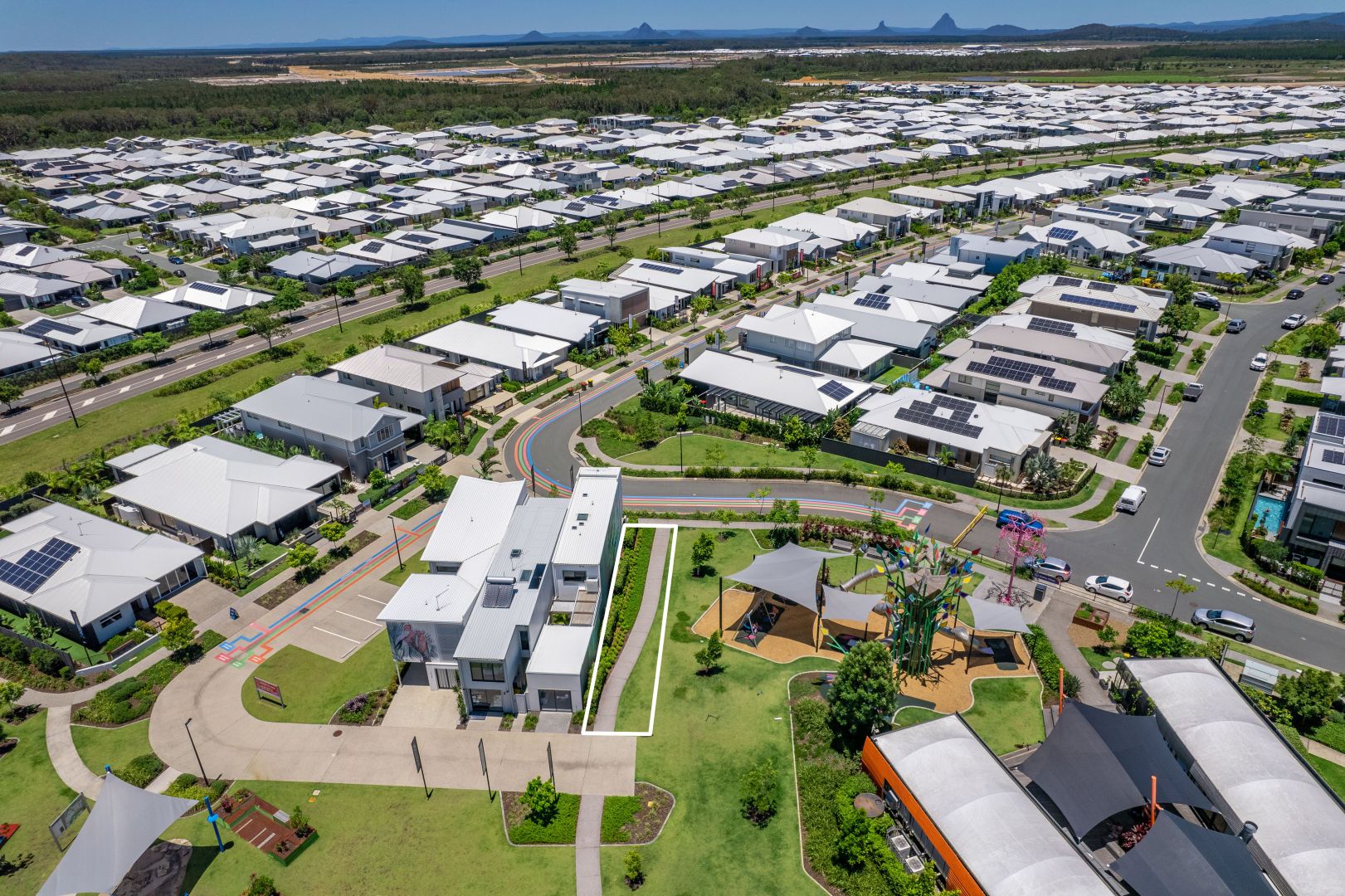 $400,000 footpath for sale 27 Leslie Crescent Caloundra West QLD