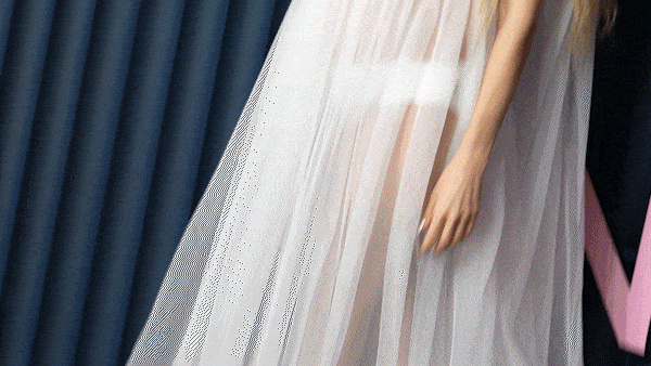 Sienna Miller and Ellie Goulding on red carpet