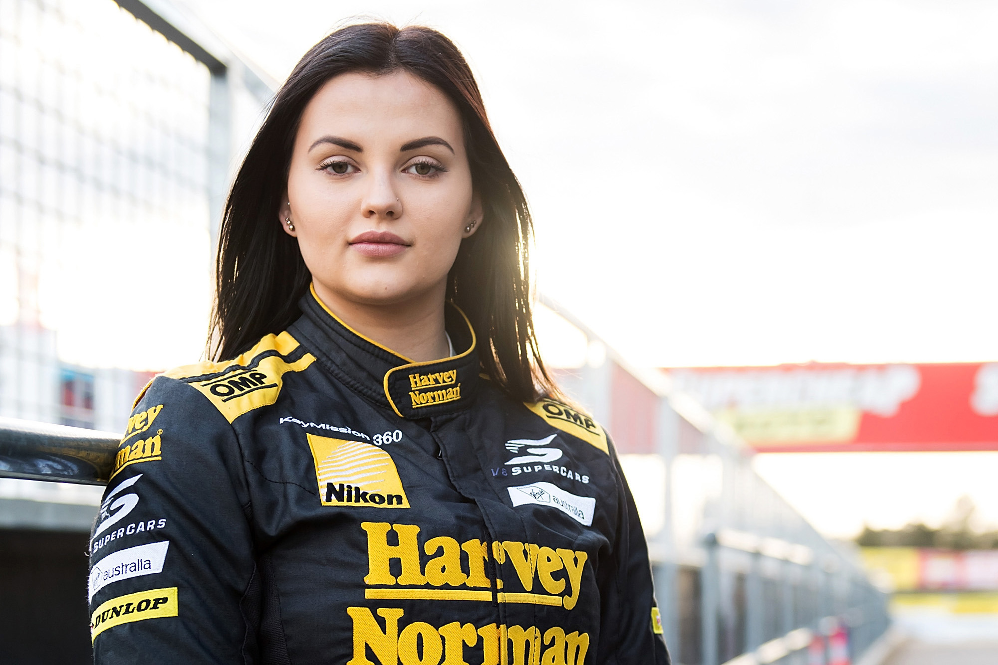 Renee Gracie drove a Nissan in the 2016 Bathurst 1000 under the 'Super Girls' moniker.