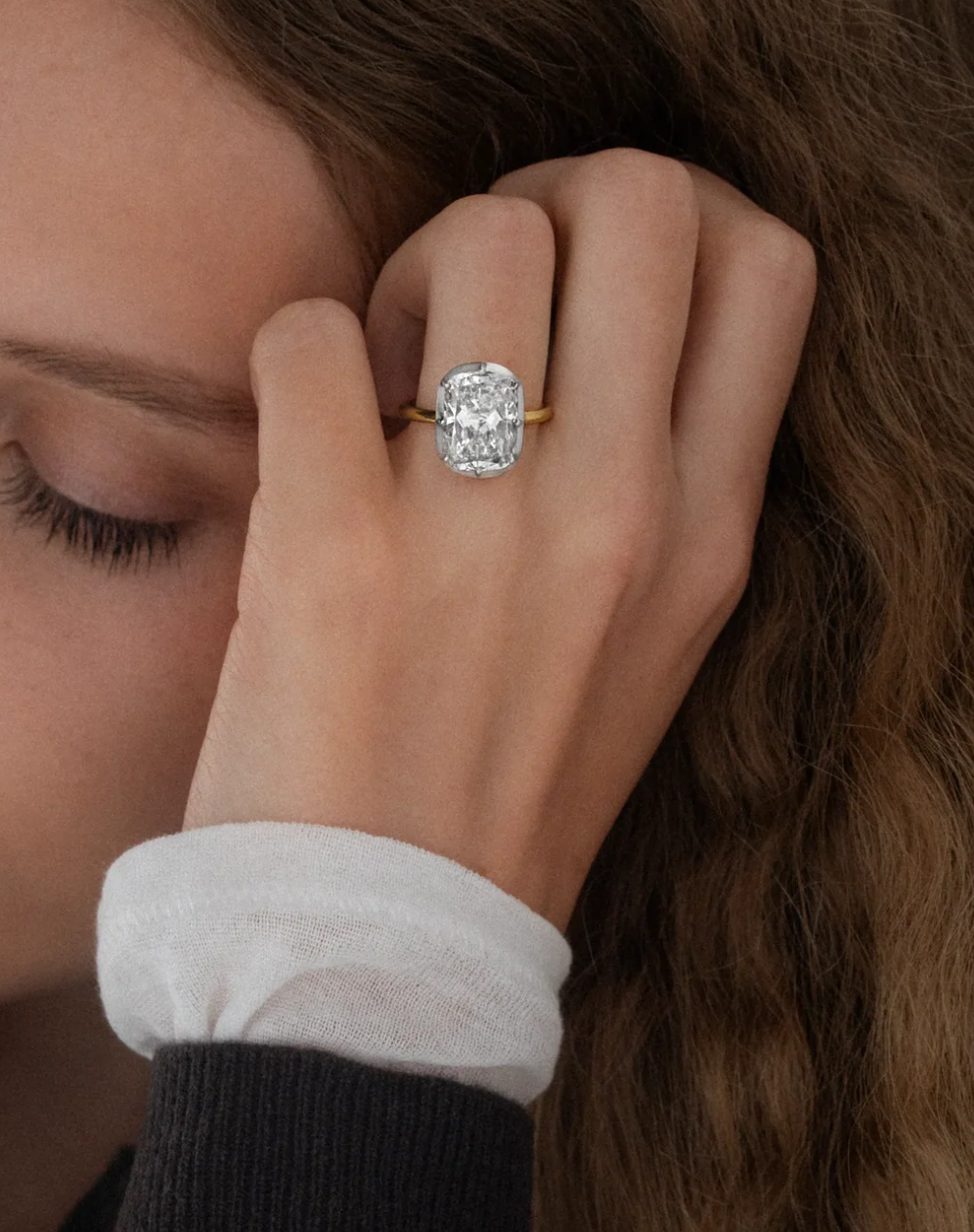 Jessica McCormack ring, this engagement ring is very simialr to Zoe Kravtiz 