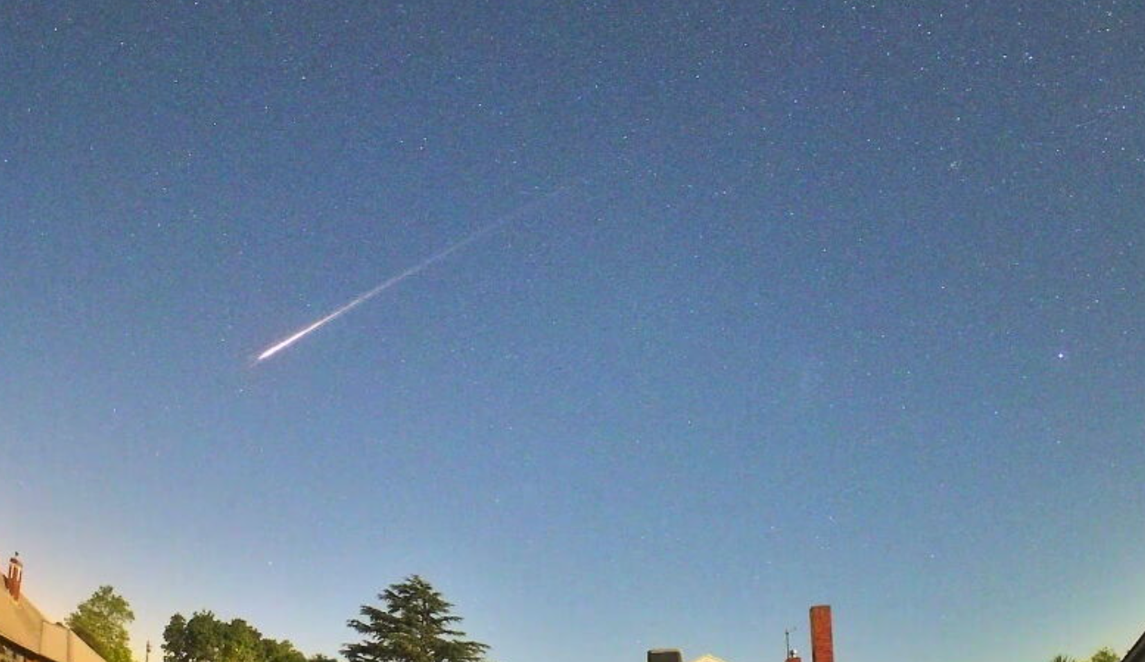 Bright light seen across Victorian skies believed to be from Elon Musk's satellite