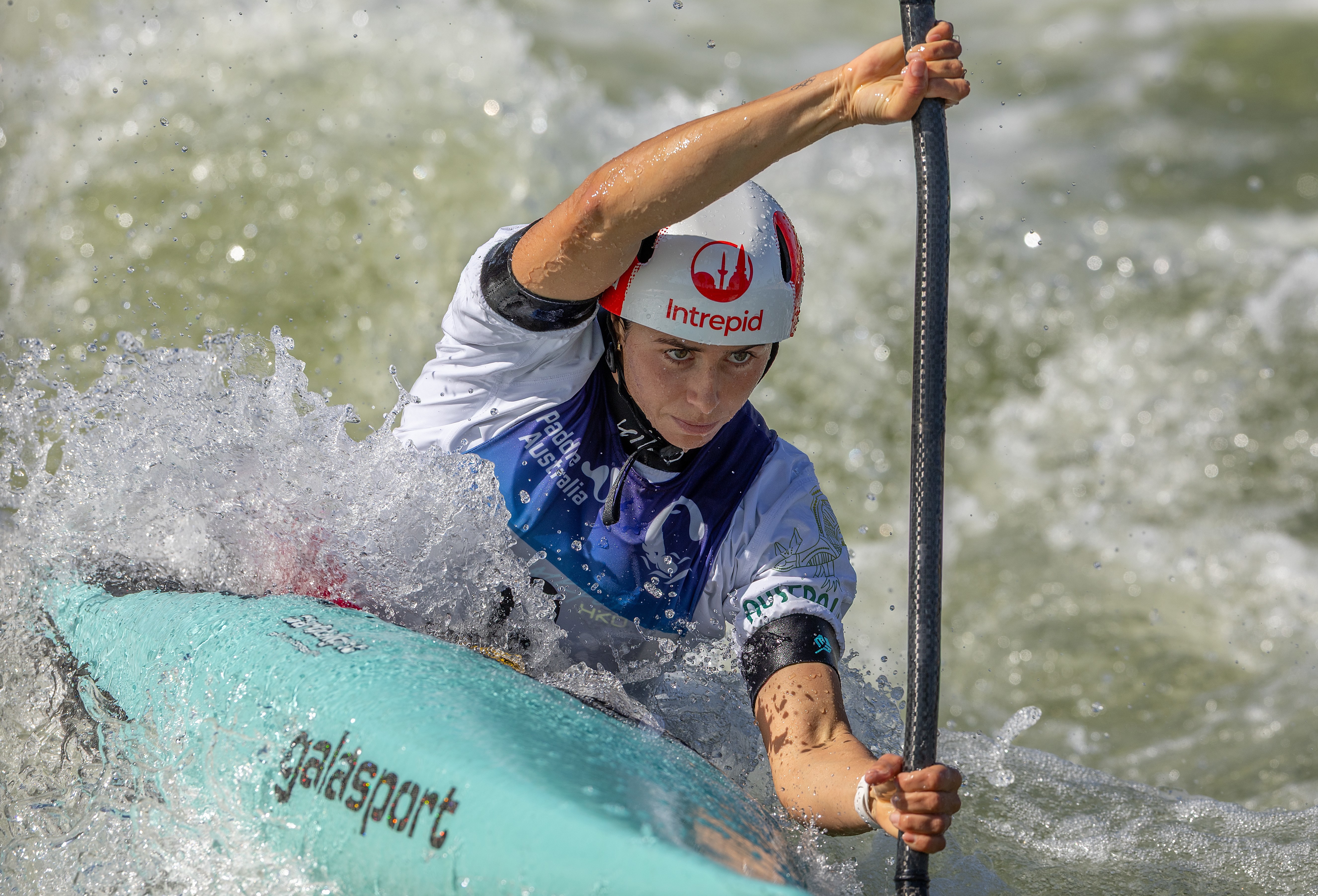 Noemie Fox muscling down the course.