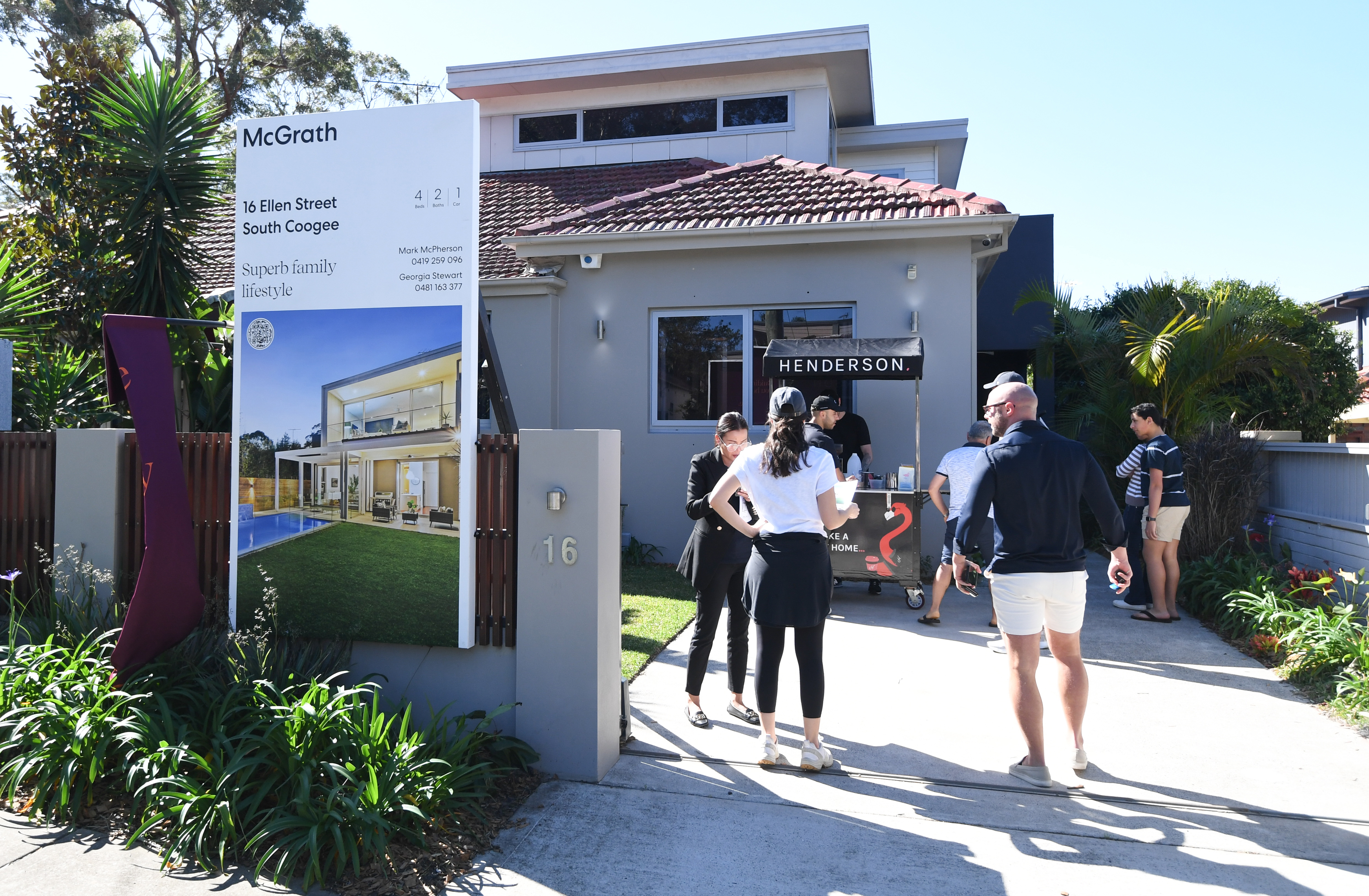 Phasing out negative gearing may not solve Australia's housing crisis but reforming the controversial tax-writeoff could have a meaningful impact, say economists.