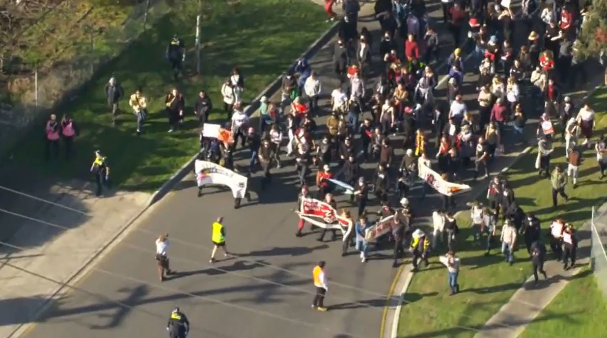 Hundreds of anti-Nazi protesters have marched through Sunshine West in Melbourne in an effort to thwart a secret gathering of white nationalists.