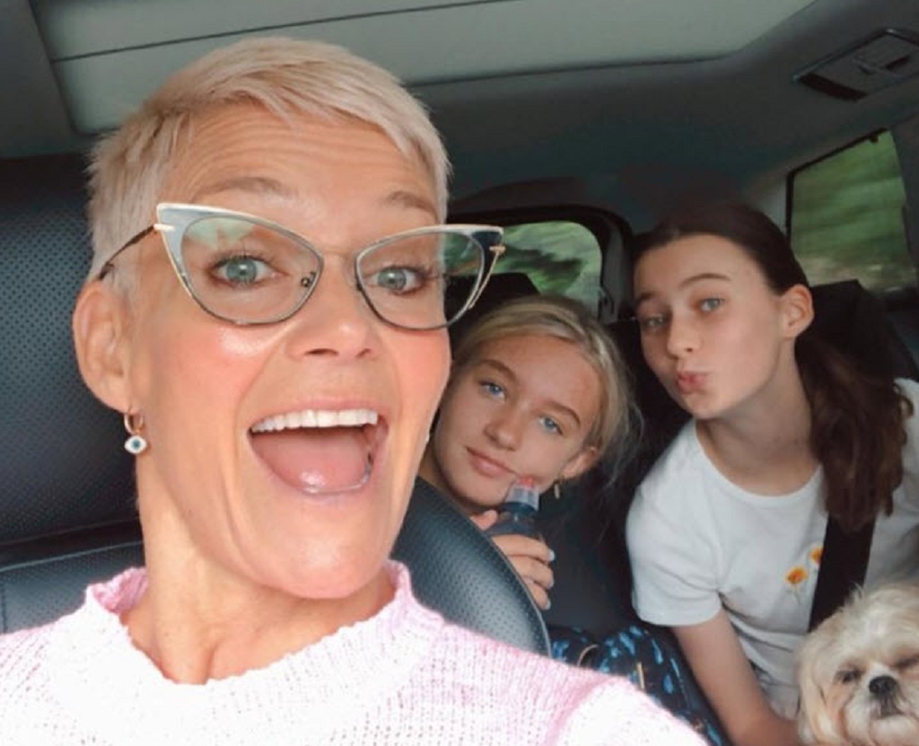 Jessica Rowe with her daughters