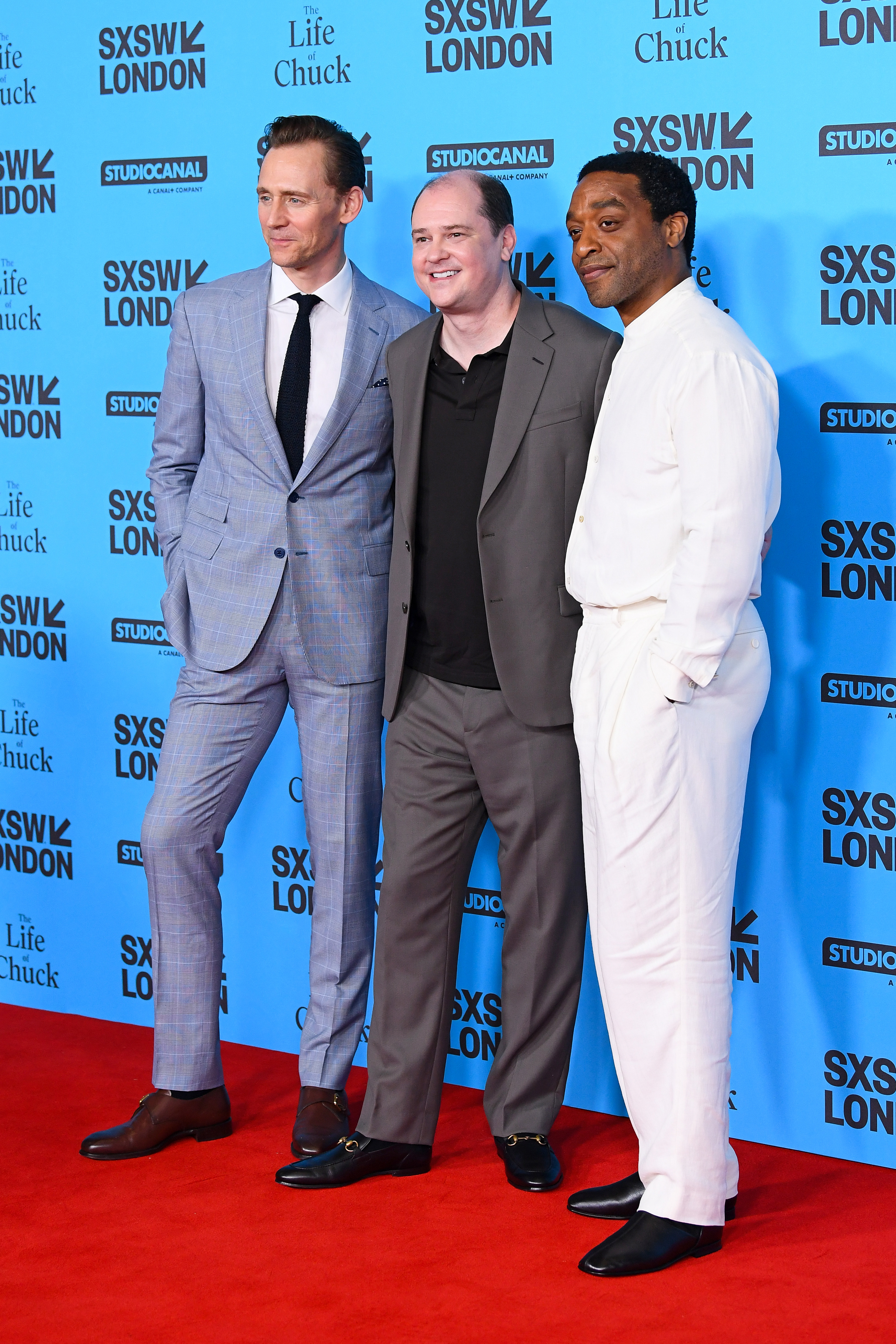 Tom Hiddleston, Mike Flanagan and Chiwetel Ejiofor 