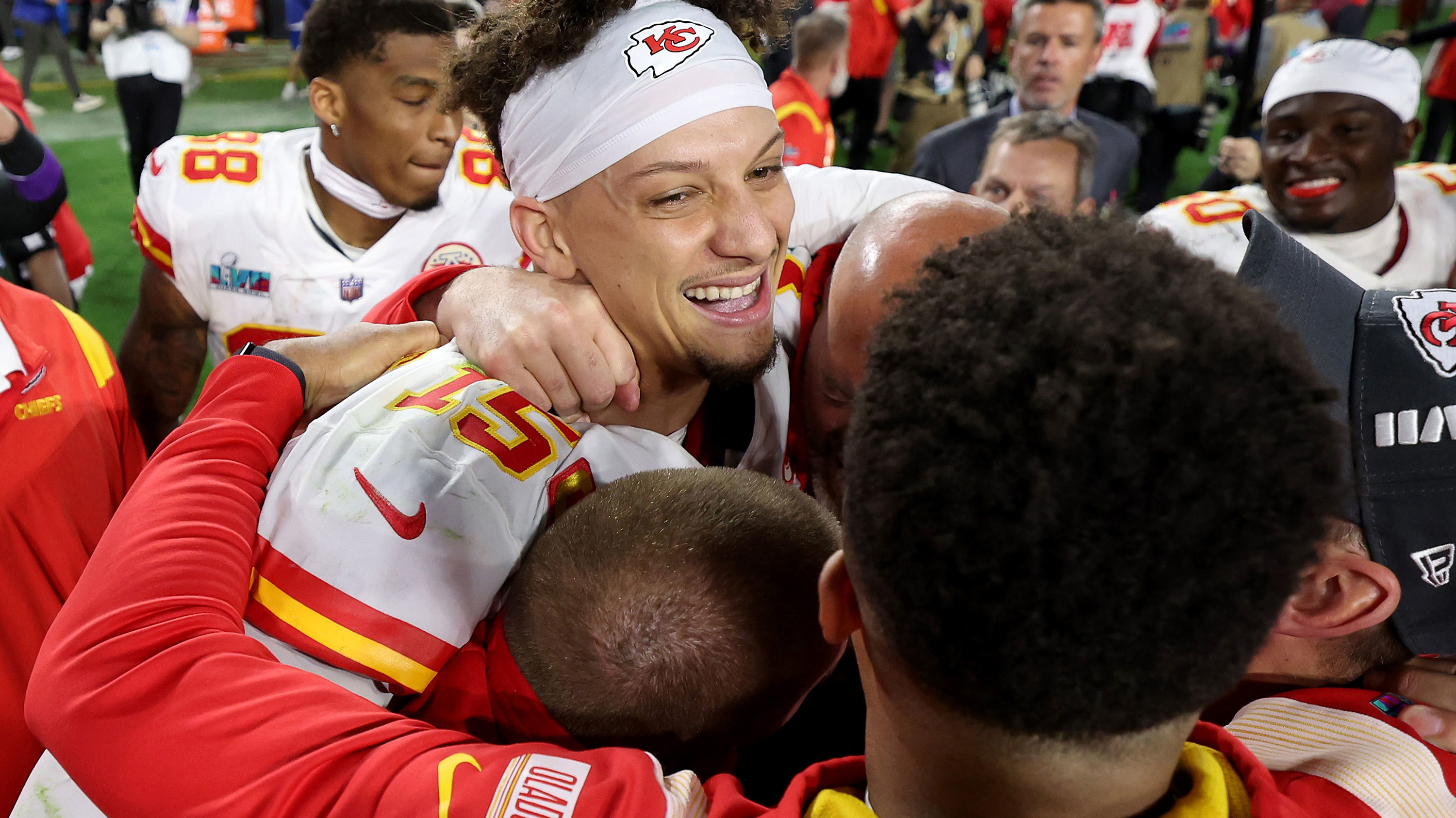 Super Bowl 2023 final score, results: Patrick Mahomes wins second title as  Chiefs overcome 10-point deficit vs. Eagles