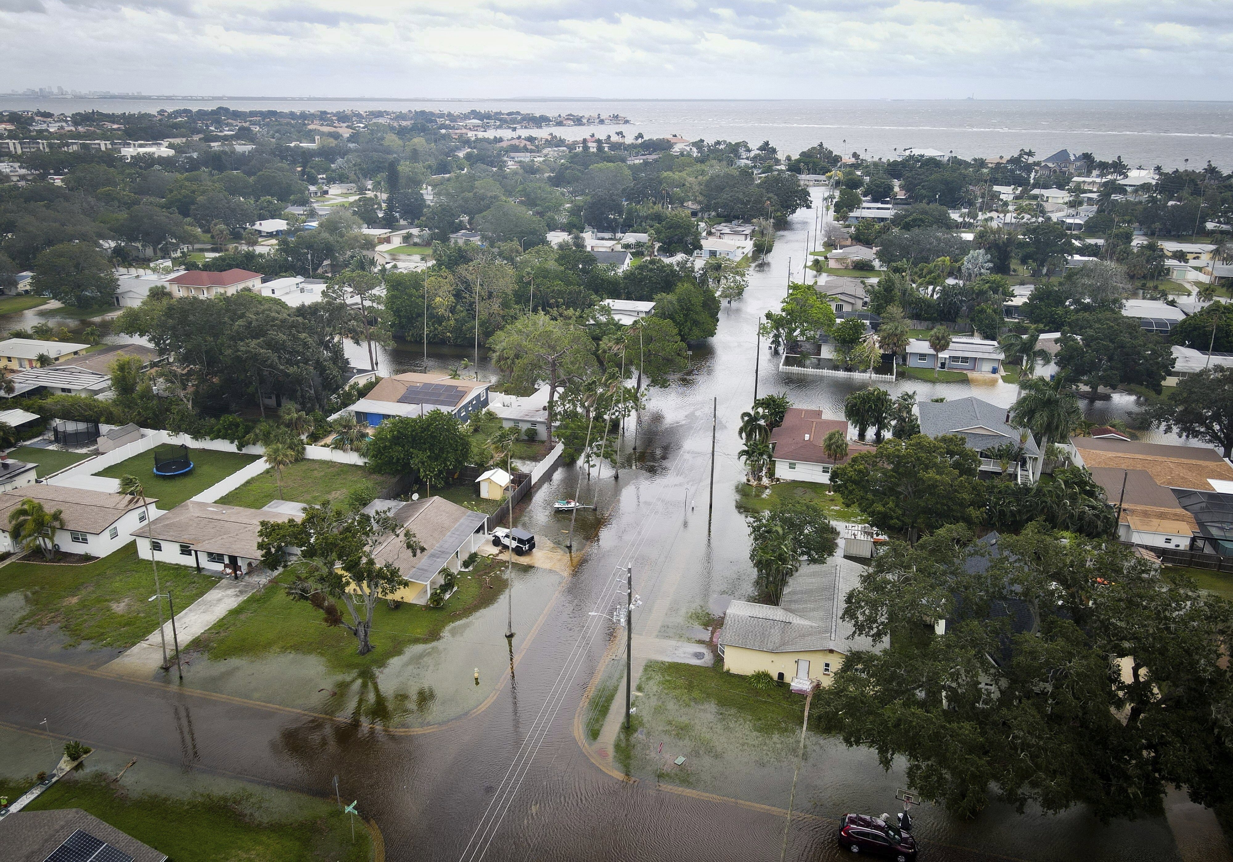 Helene se fortalece hasta convertirse en huracán de categoría 4 a medida que se acerca a la costa del Golfo de Florida