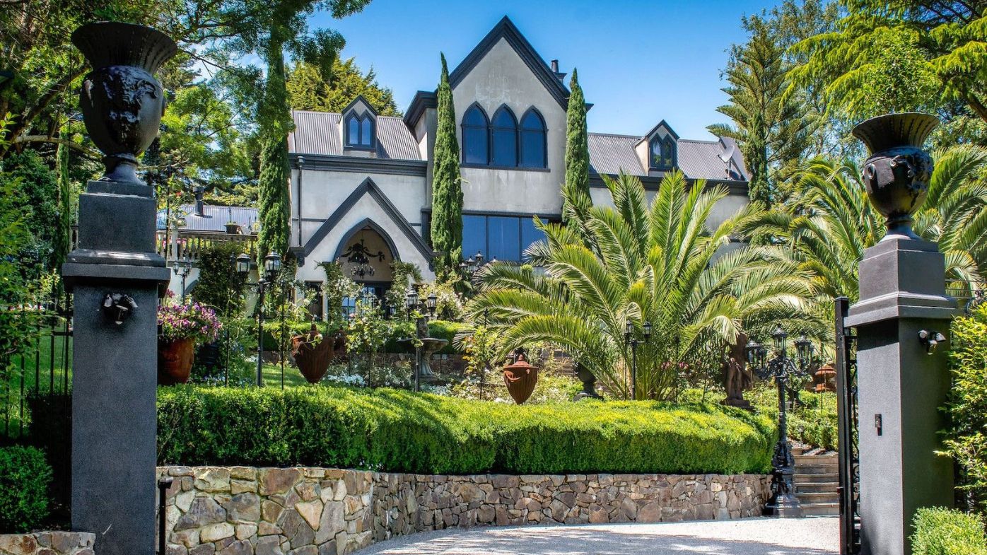 Mansions property real estate Melbourne Sydney Royals platinum jubilee