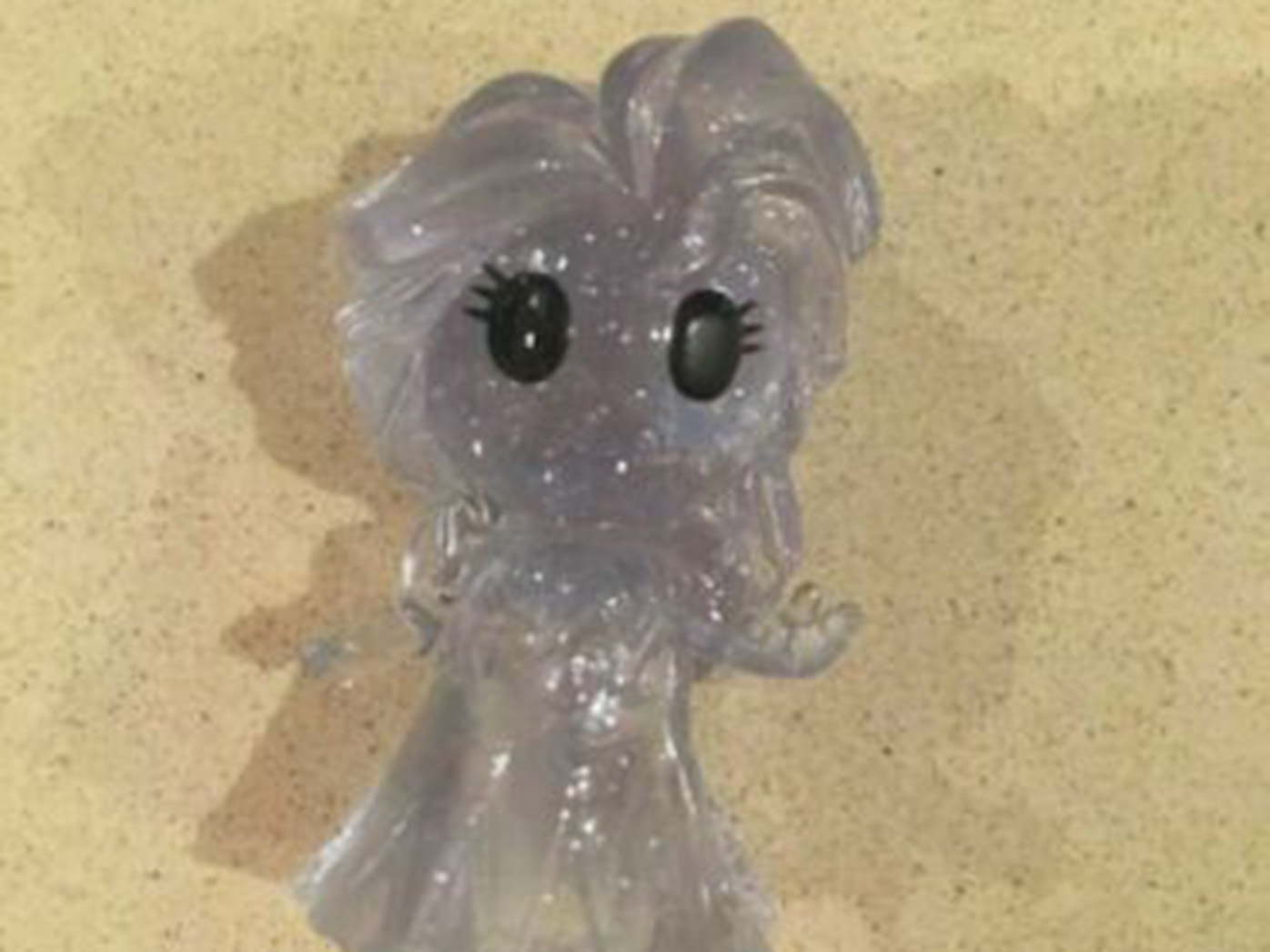 A rare Elsa Ooshie