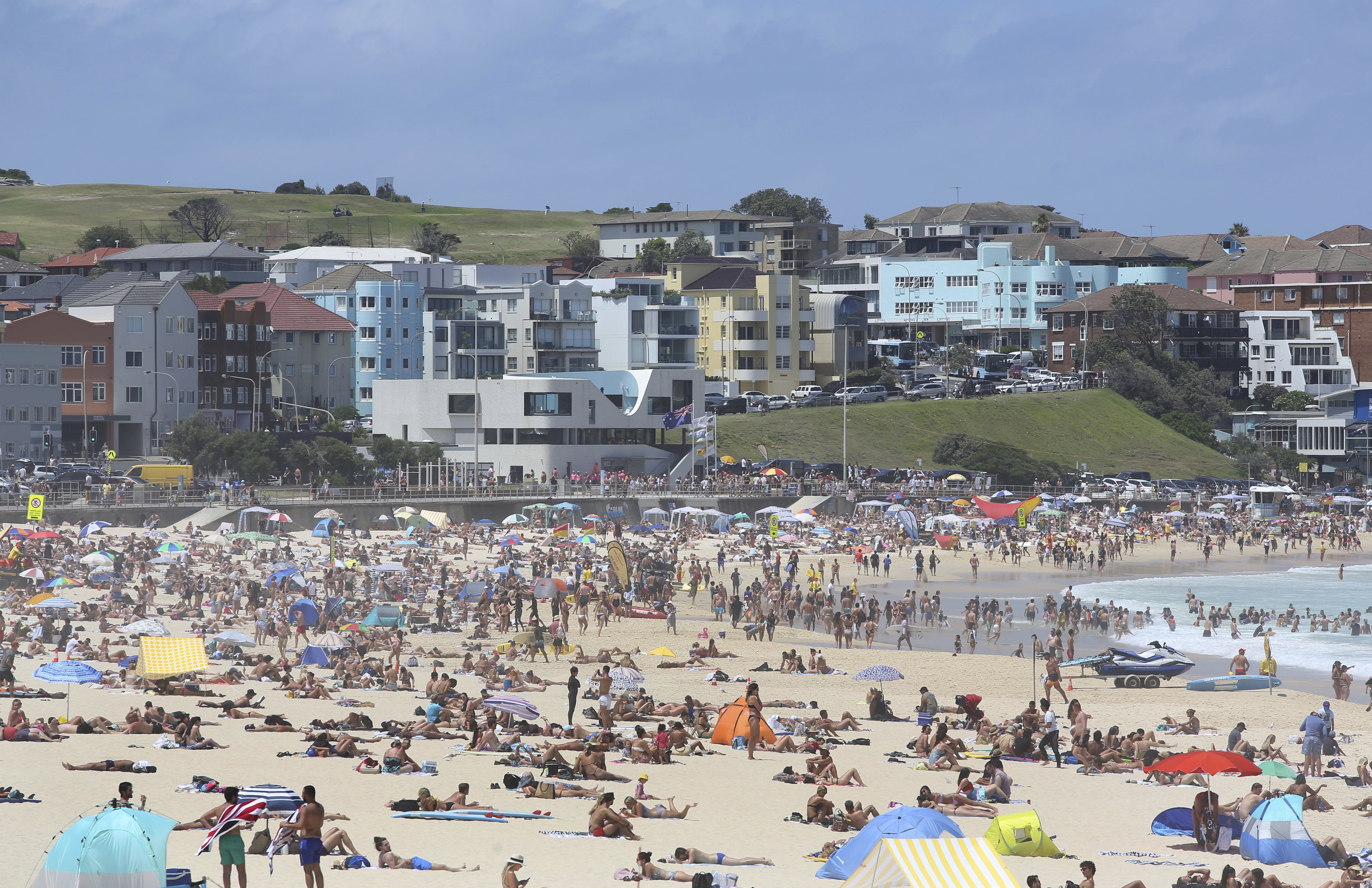 SMH NEWS: Crowds enjoy fine weather and a cool North-East breeze at Bondi Beach in the Eastern Suburbs of Sydney. January 17, 2021: Photograph by James Alcock/NINE Media.