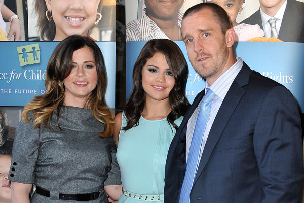 That's all, folks! Selena Gomez fires mum and dad as managers